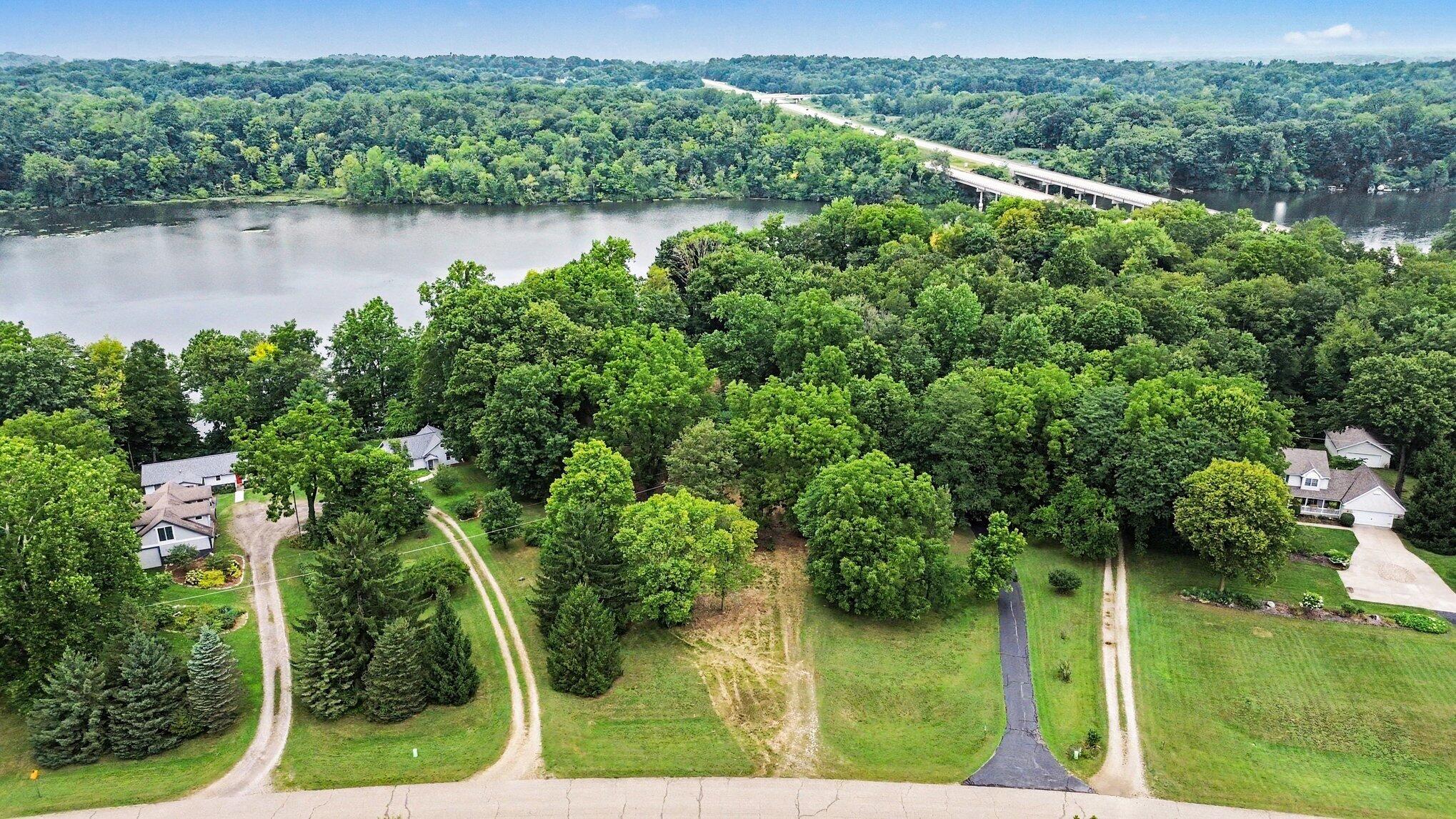 4239 Lake Chapin Bluff Property Photo 8