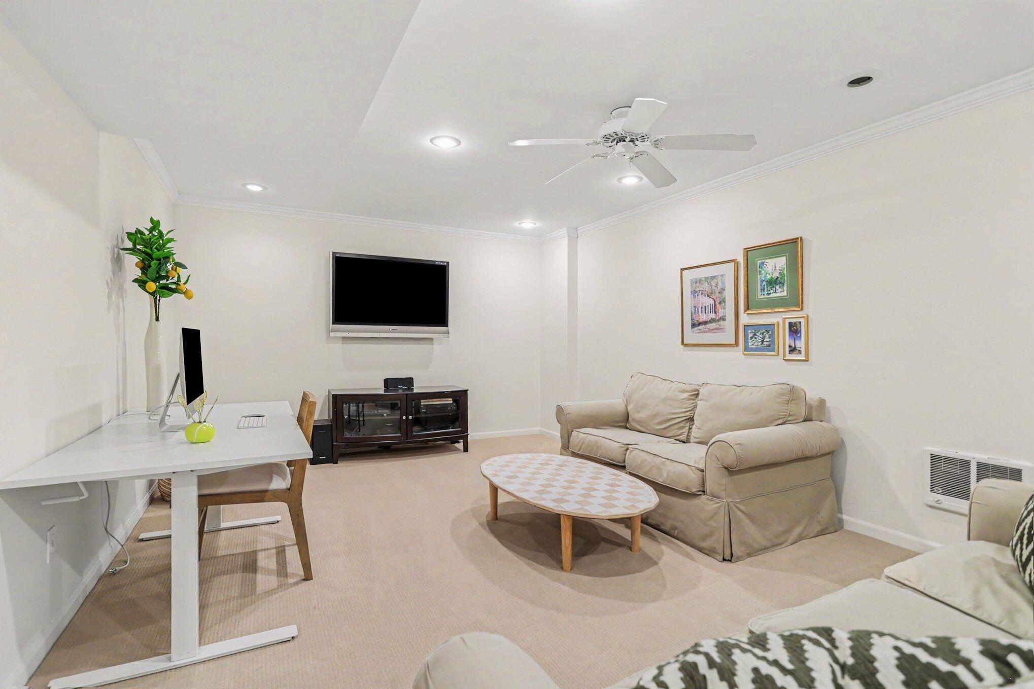 6103 Wheatlands Avenue Property Photo 25