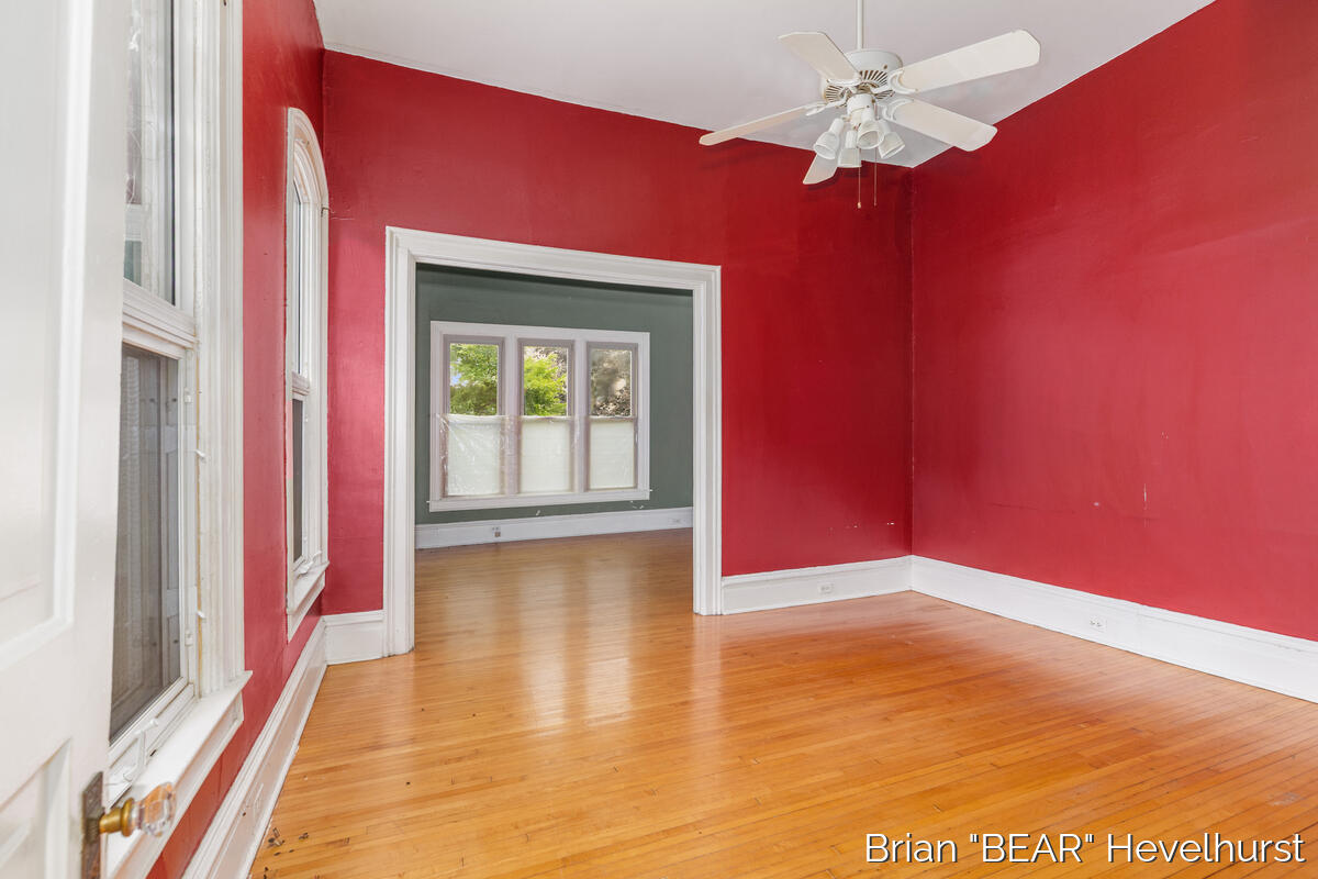 827 Fairview Avenue Ne Property Photo 10