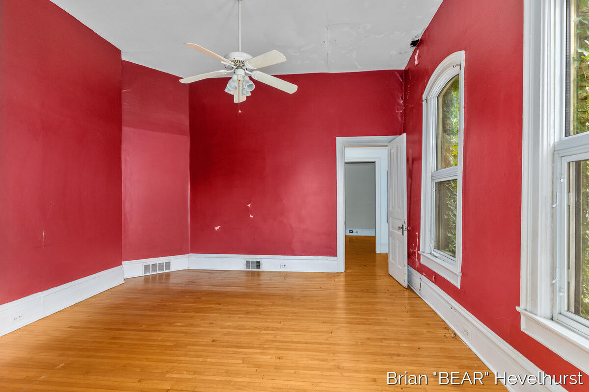 827 Fairview Avenue Ne Property Photo 11