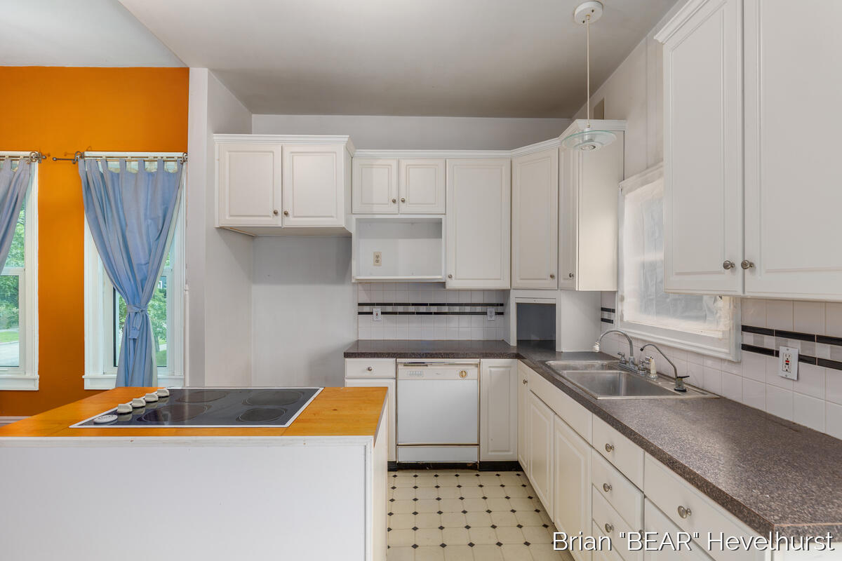 827 Fairview Avenue Ne Property Photo 13