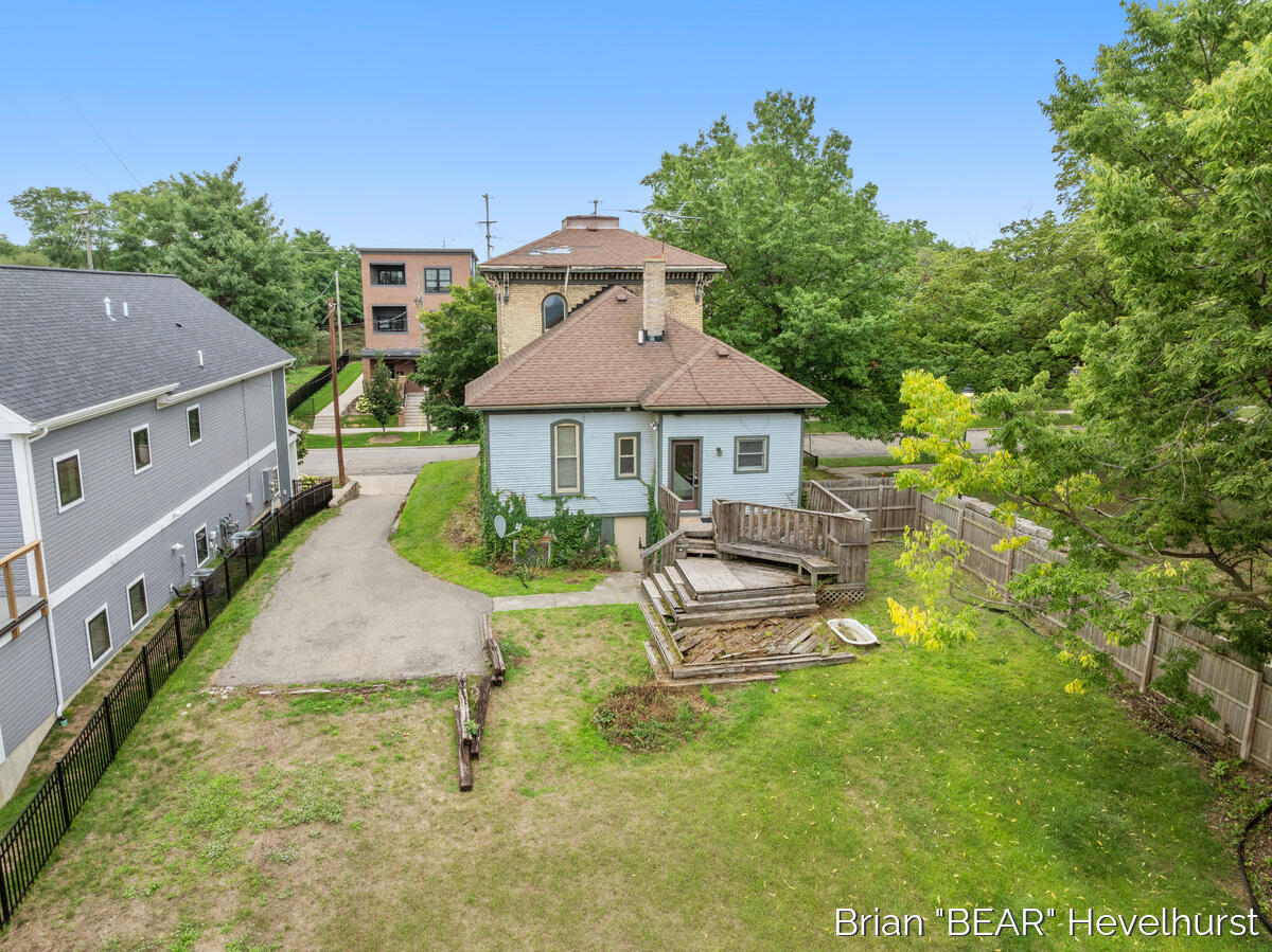 827 Fairview Avenue Ne Property Photo 27