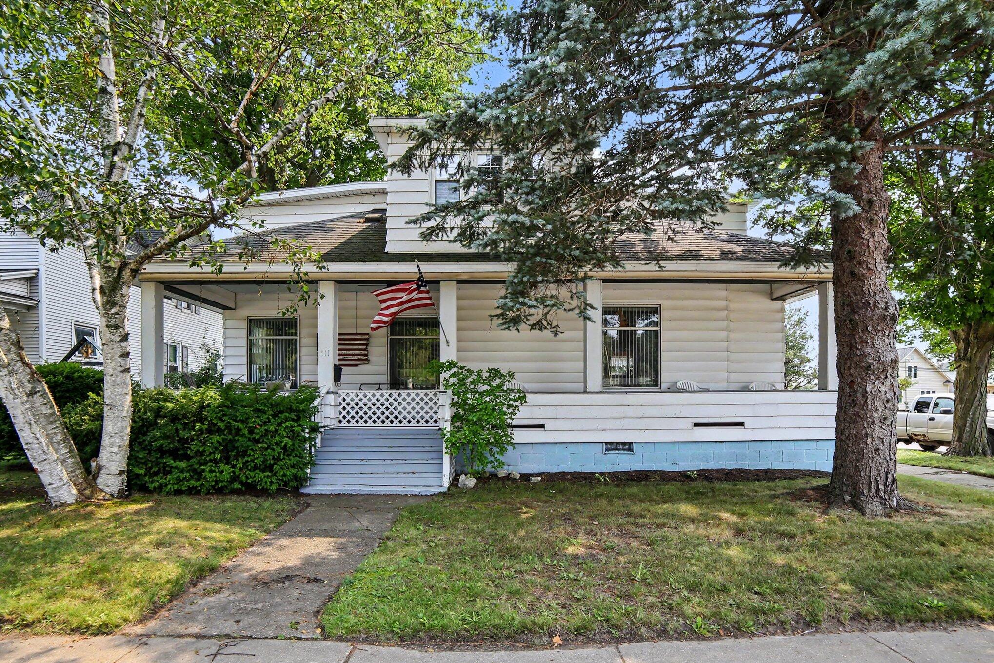 511 W Ludington Avenue Property Photo 7
