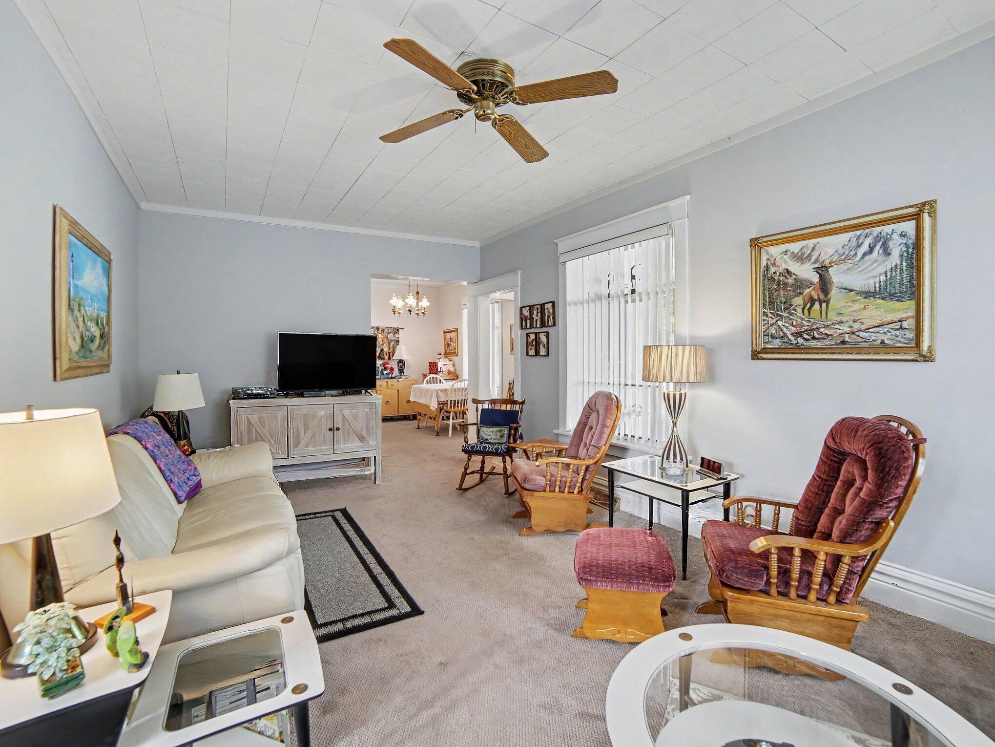 511 W Ludington Avenue Property Photo 14