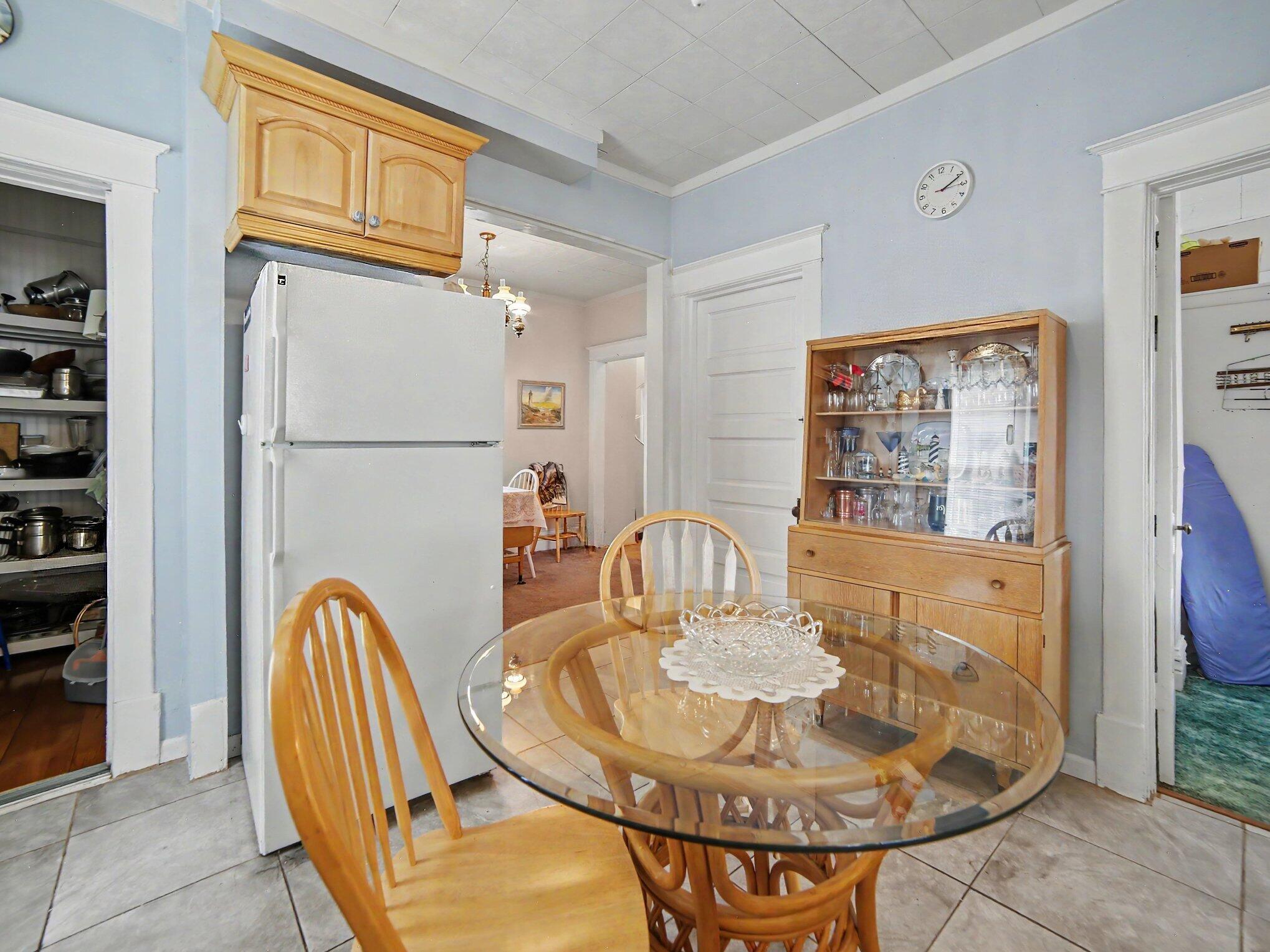 511 W Ludington Avenue Property Photo 15