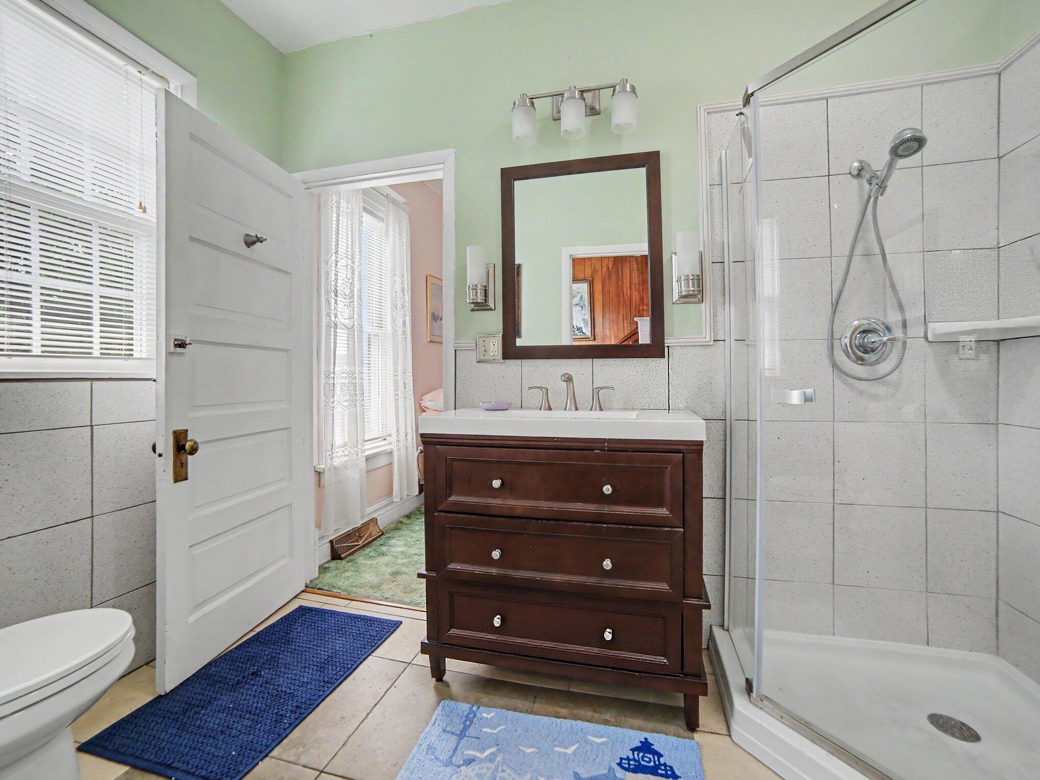 511 W Ludington Avenue Property Photo 19
