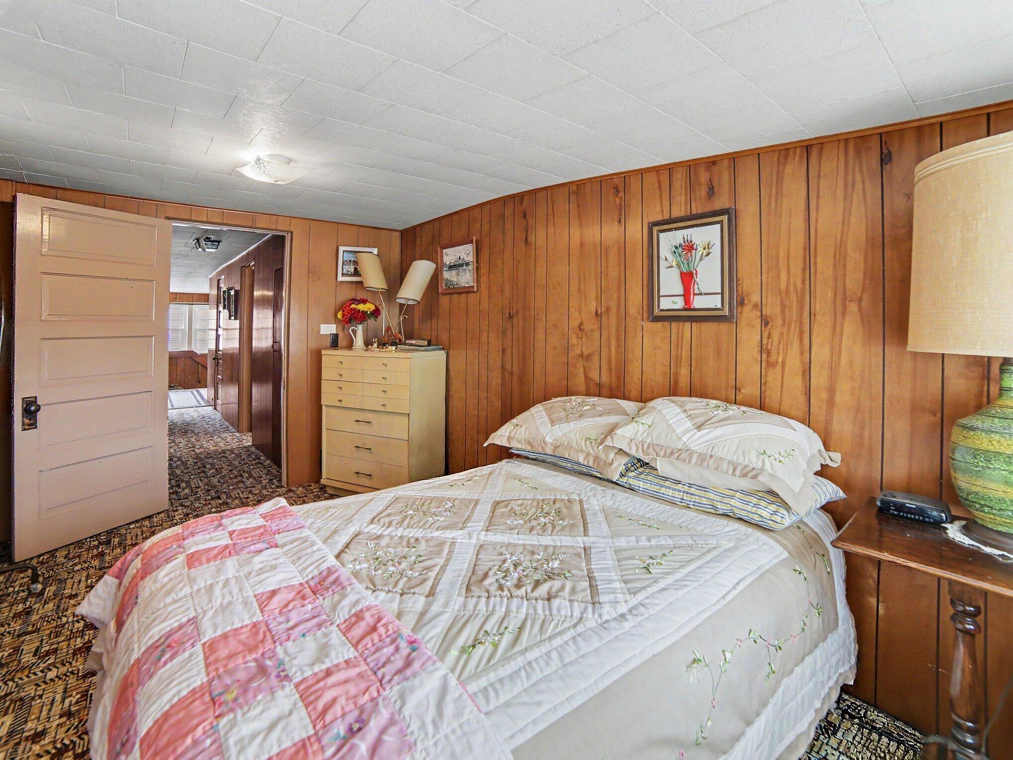 511 W Ludington Avenue Property Photo 25