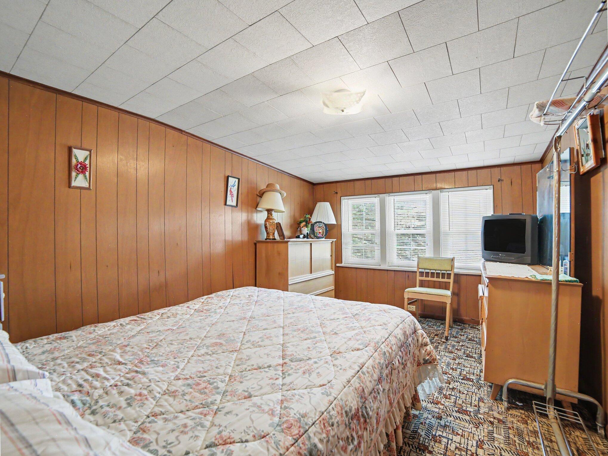 511 W Ludington Avenue Property Photo 26