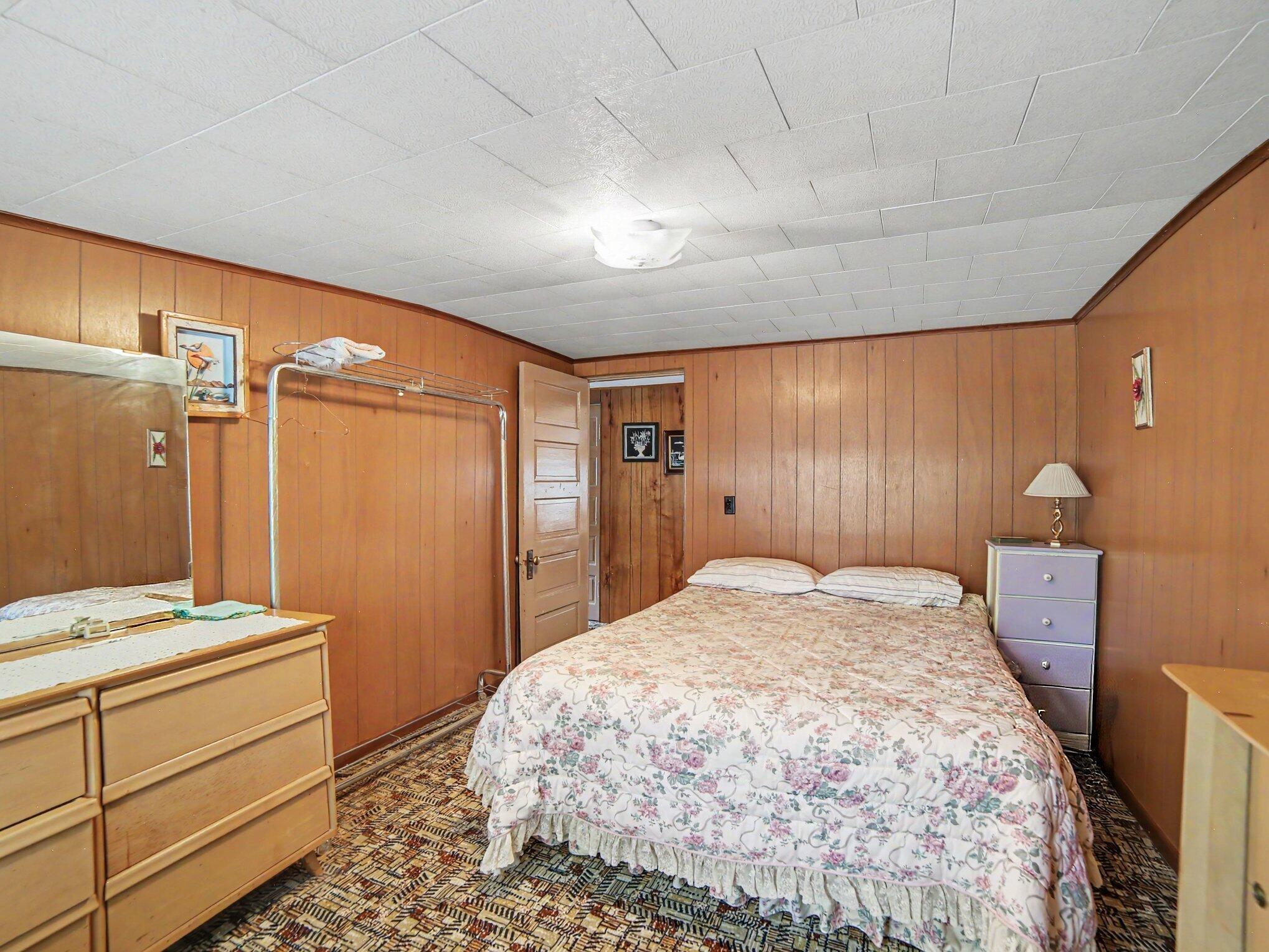 511 W Ludington Avenue Property Photo 27