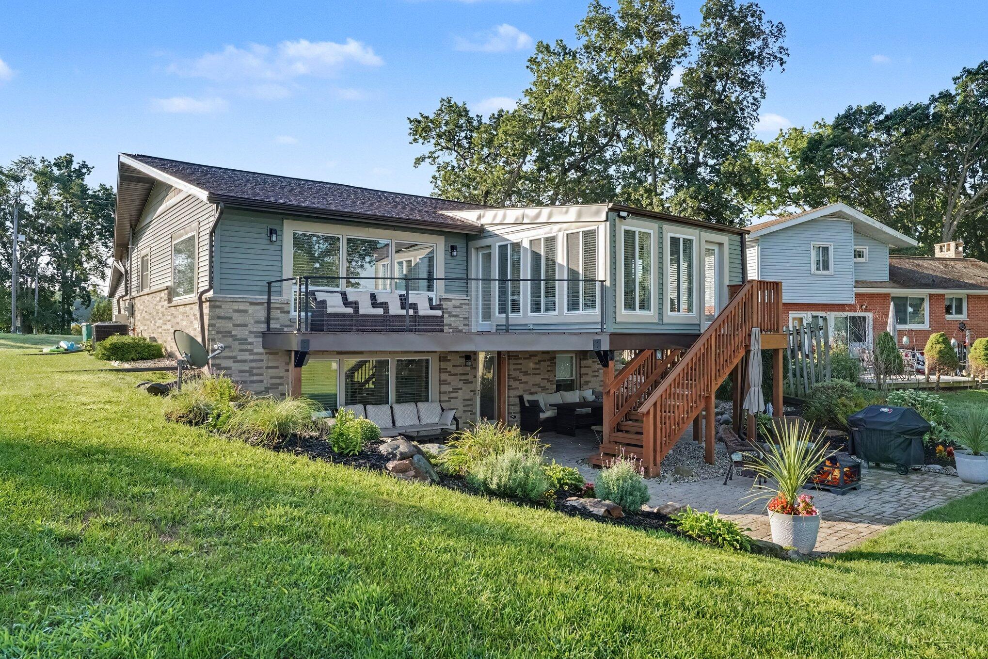2915 Woodhams Avenue Property Photo 3