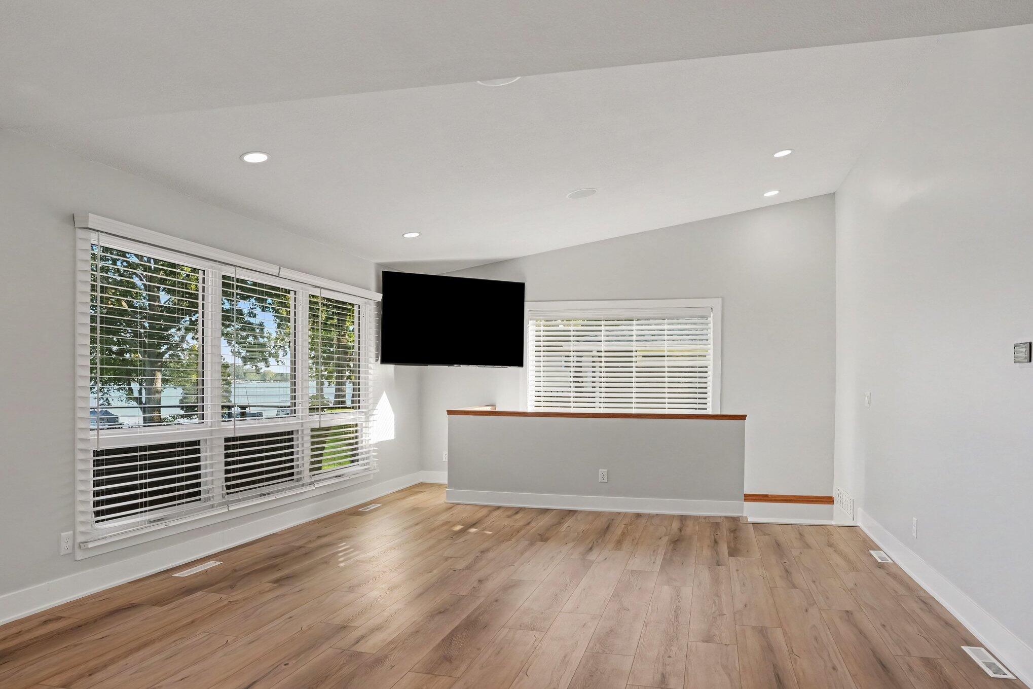 2915 Woodhams Avenue Property Photo 8