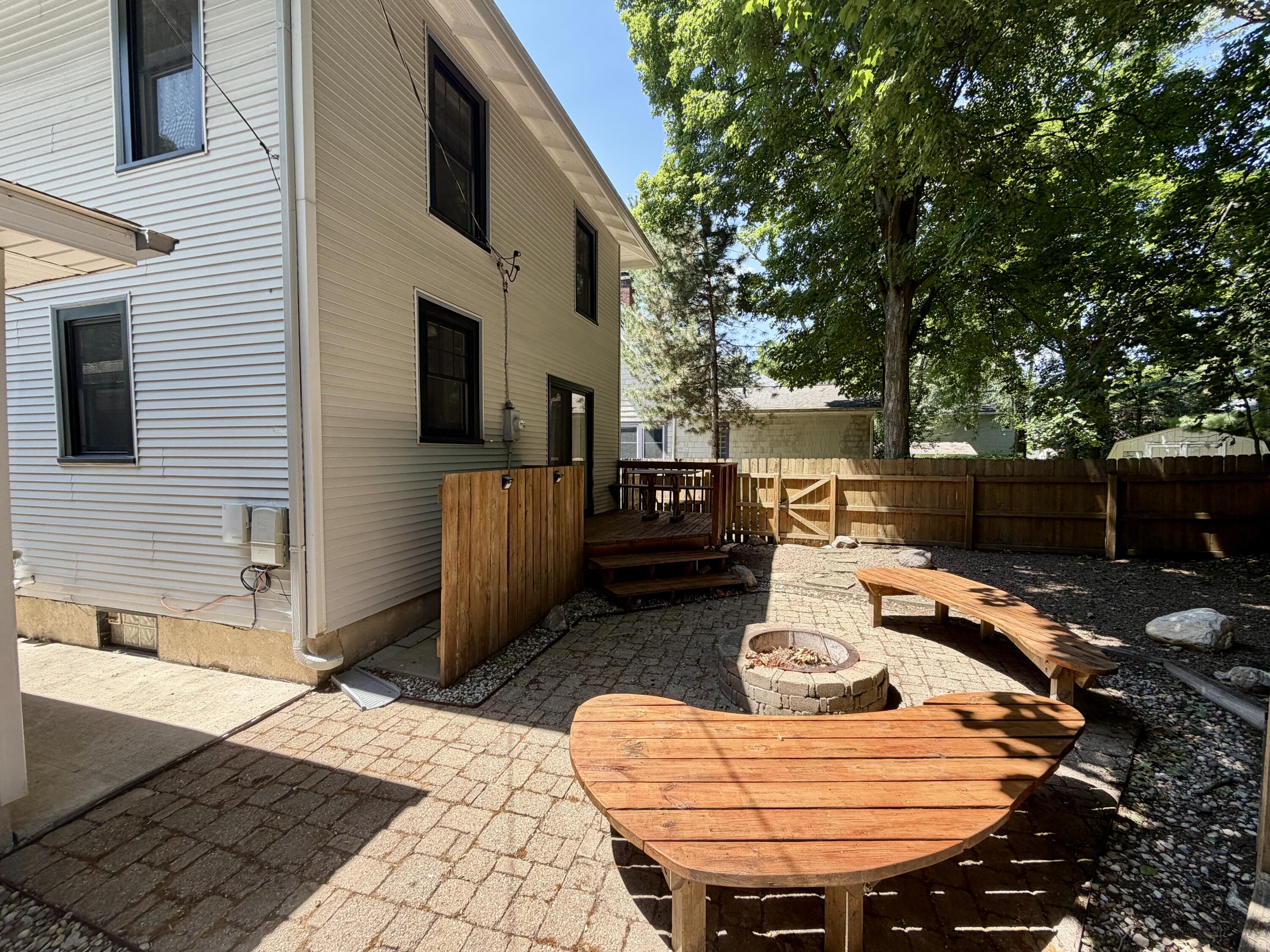 1201 Granger Avenue Property Photo 8