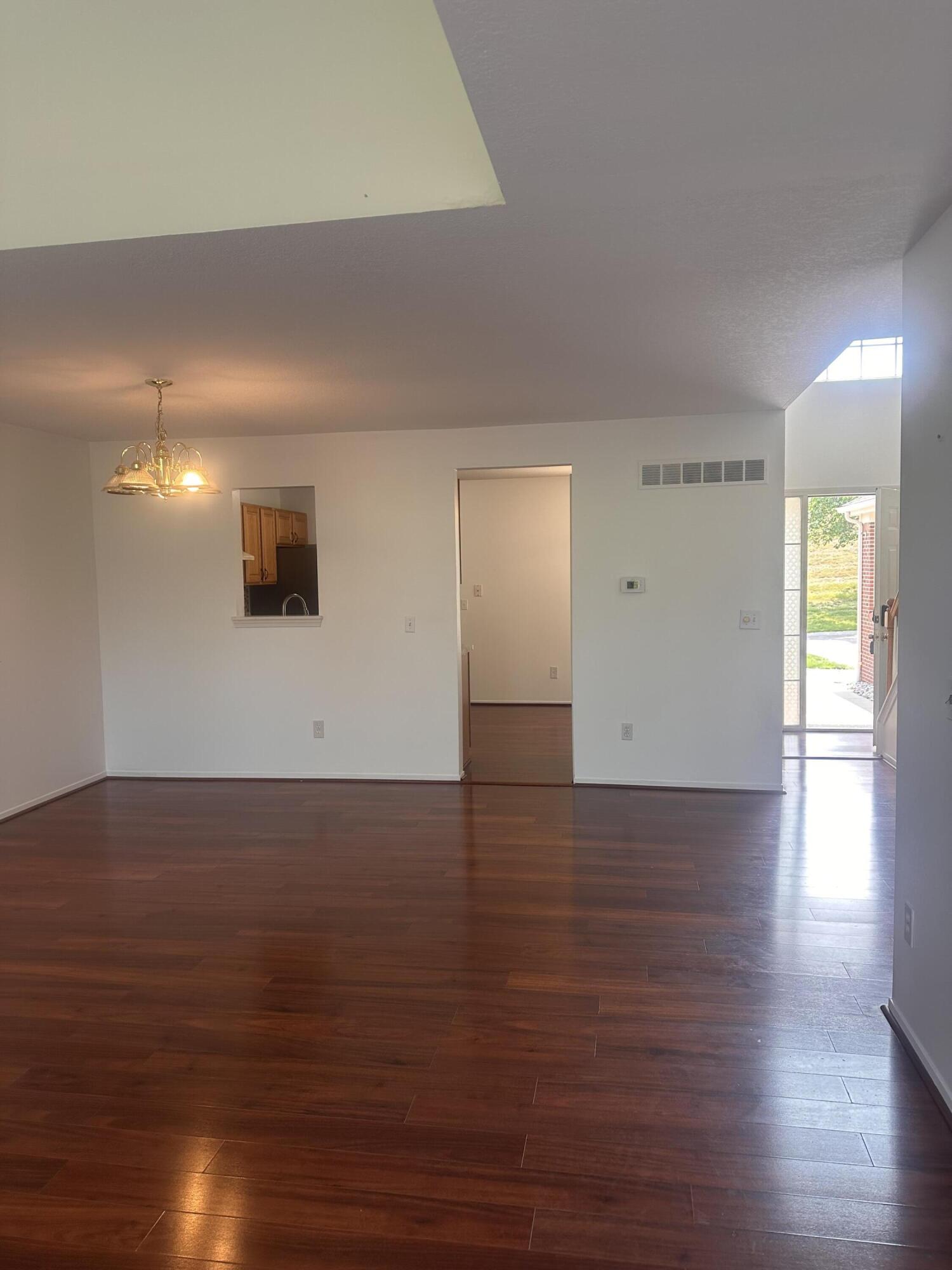 2514 Boulder Lane Property Photo 4