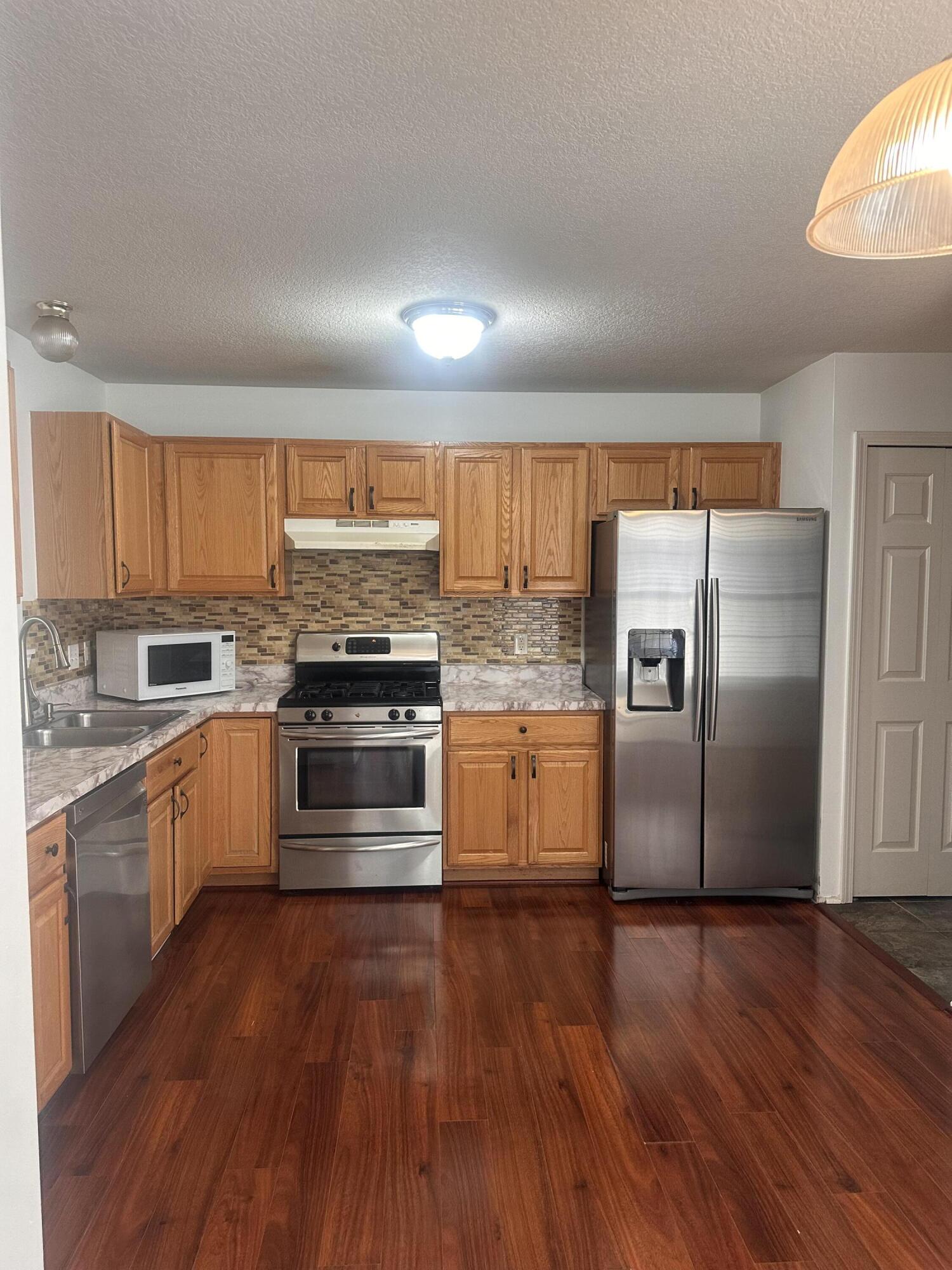 2514 Boulder Lane Property Photo 8
