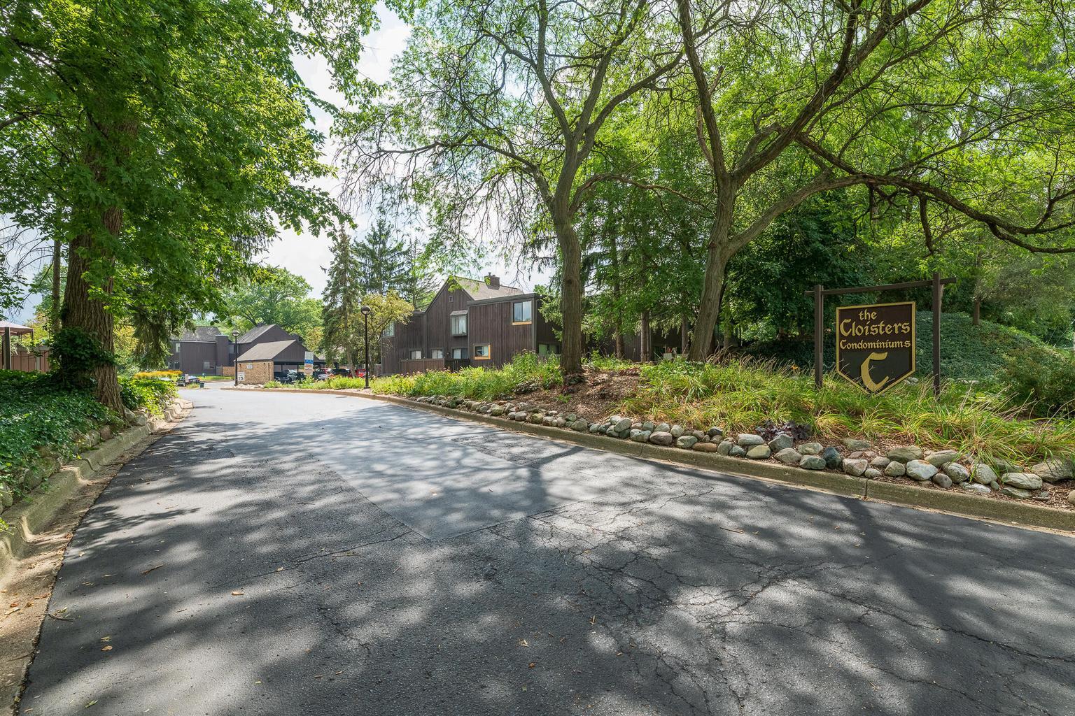 135 Balmoral Court Property Photo 4