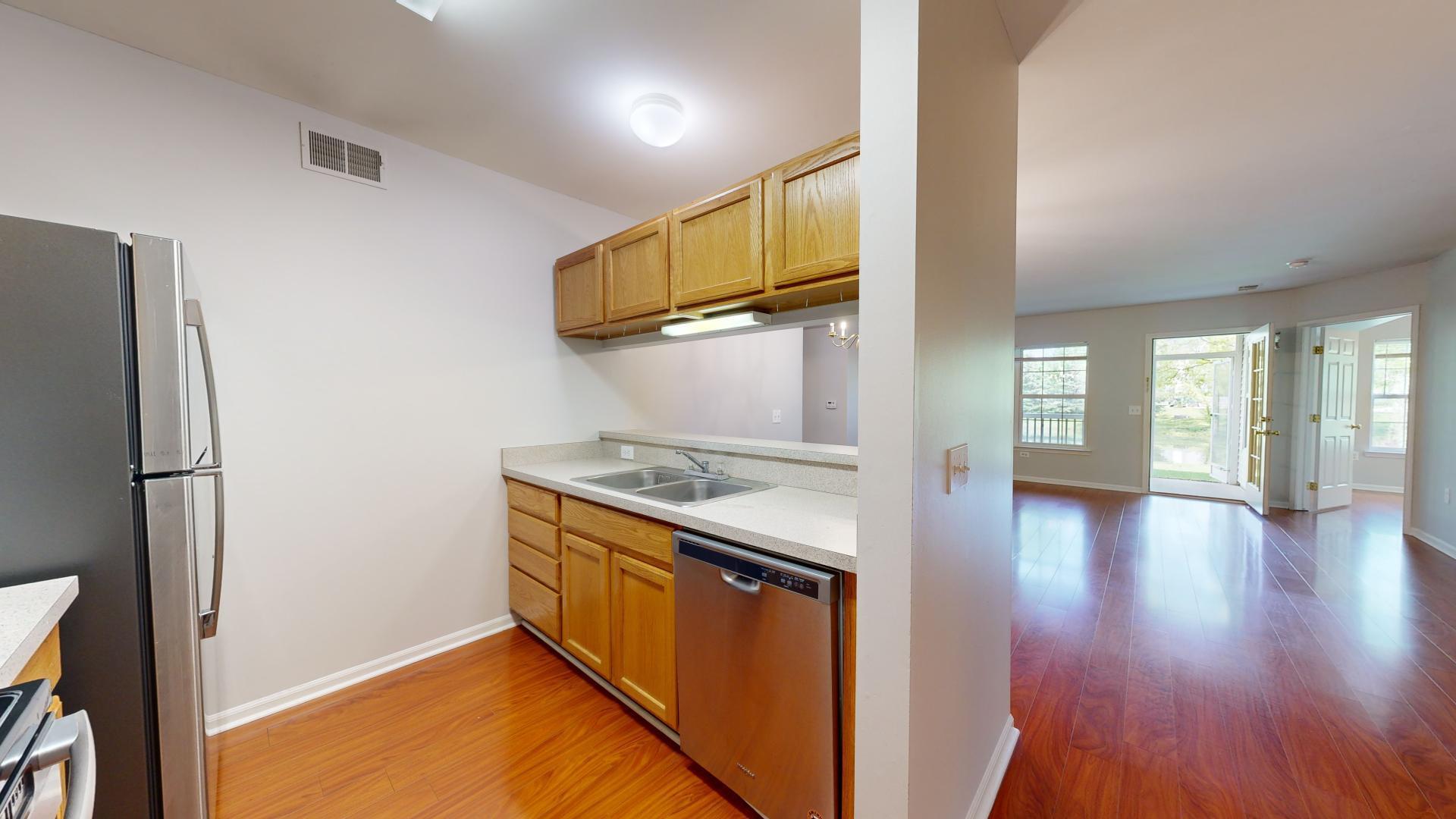 2771 S Knightsbridge Circle Property Photo 3
