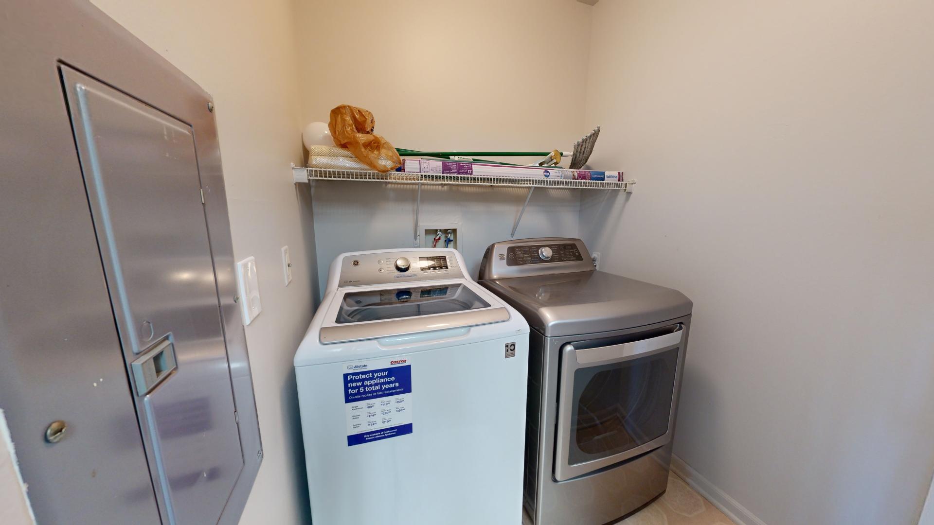 2771 S Knightsbridge Circle Property Photo 4