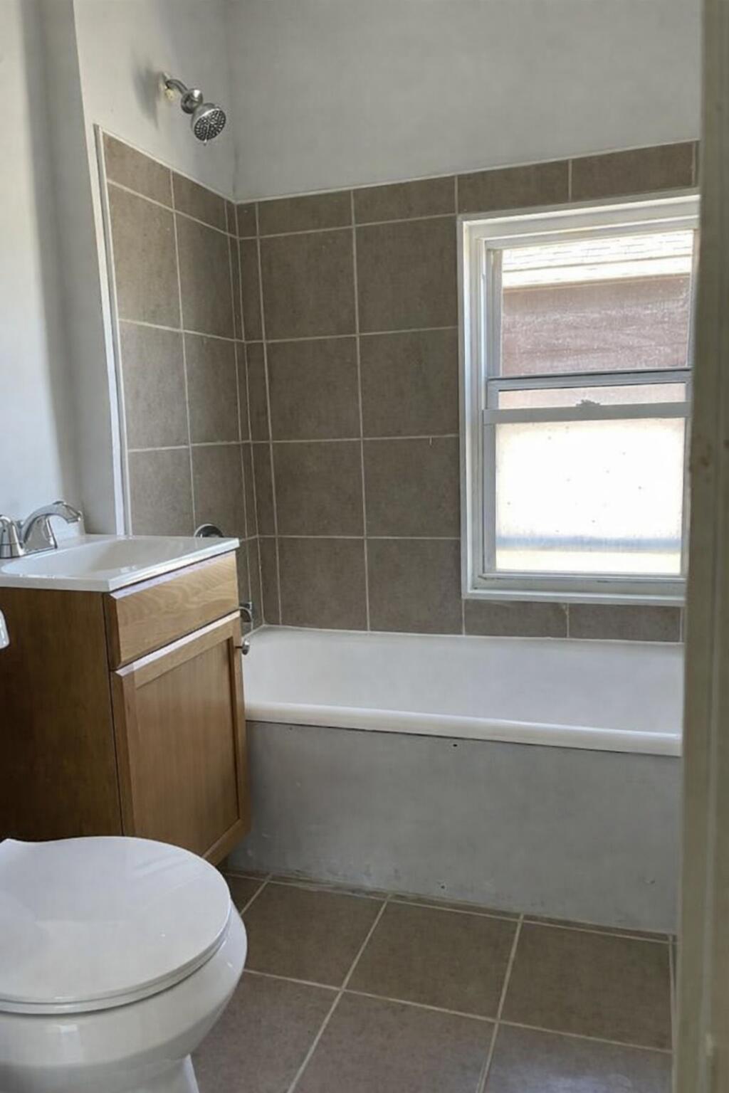 3918 High Street Property Photo 9