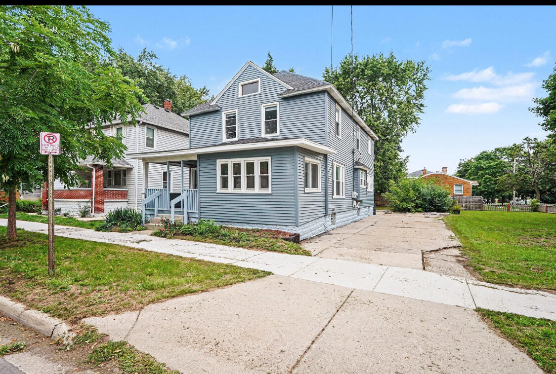 1107 11th Street Nw Property Photo 3