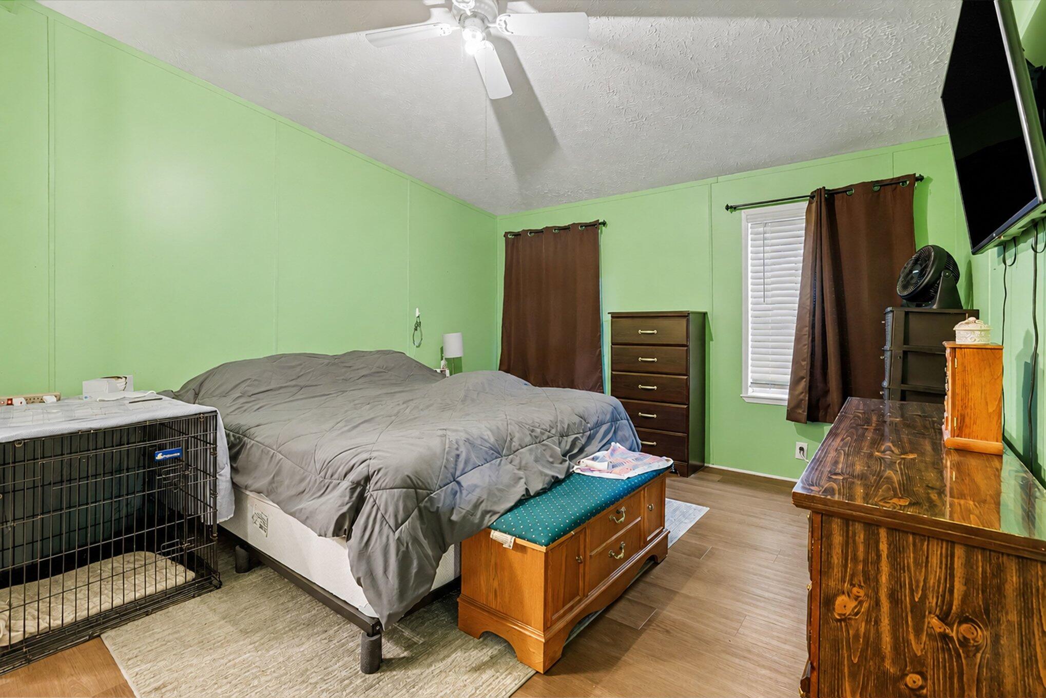 427 E Division Street Property Photo 15