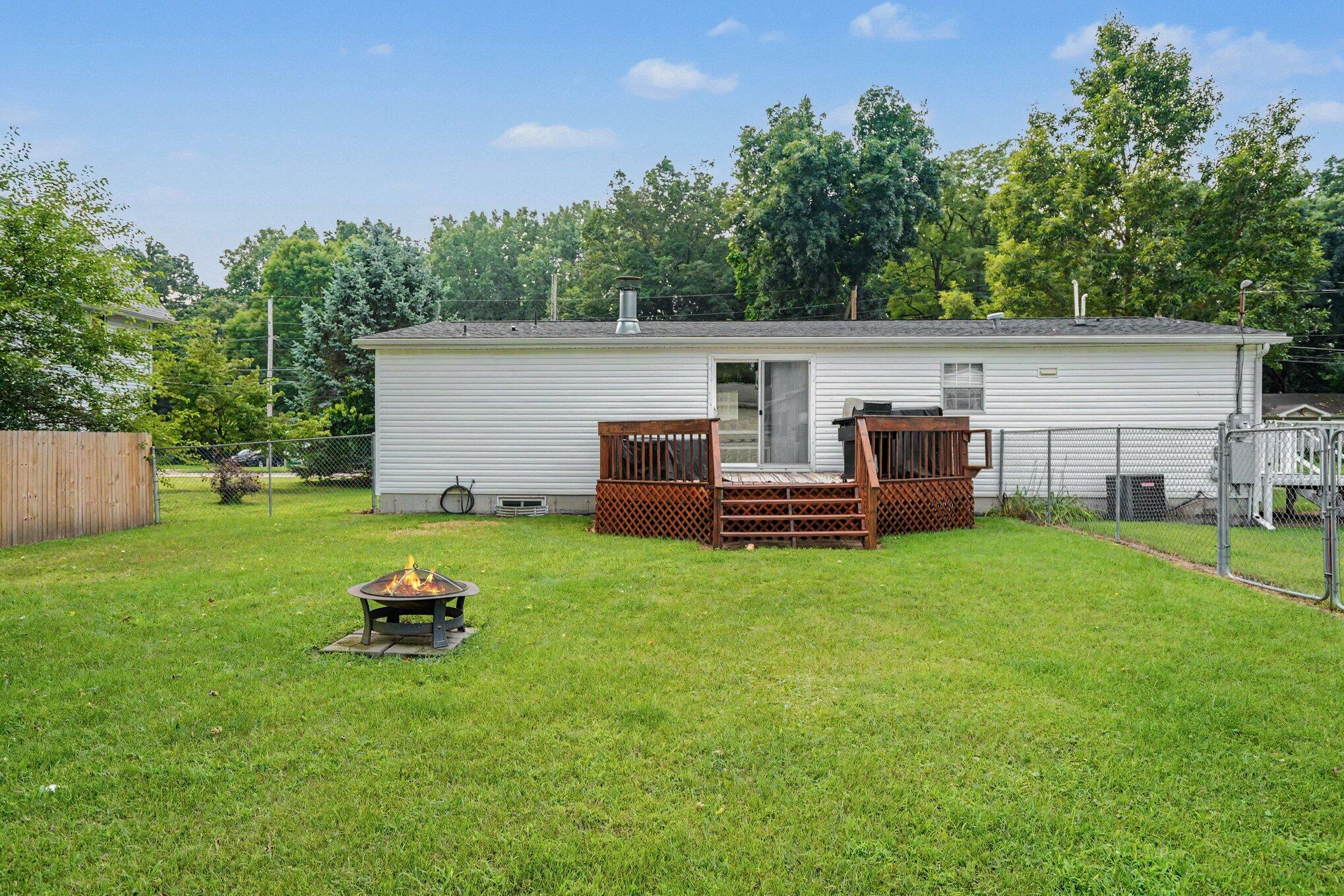 427 E Division Street Property Photo 19