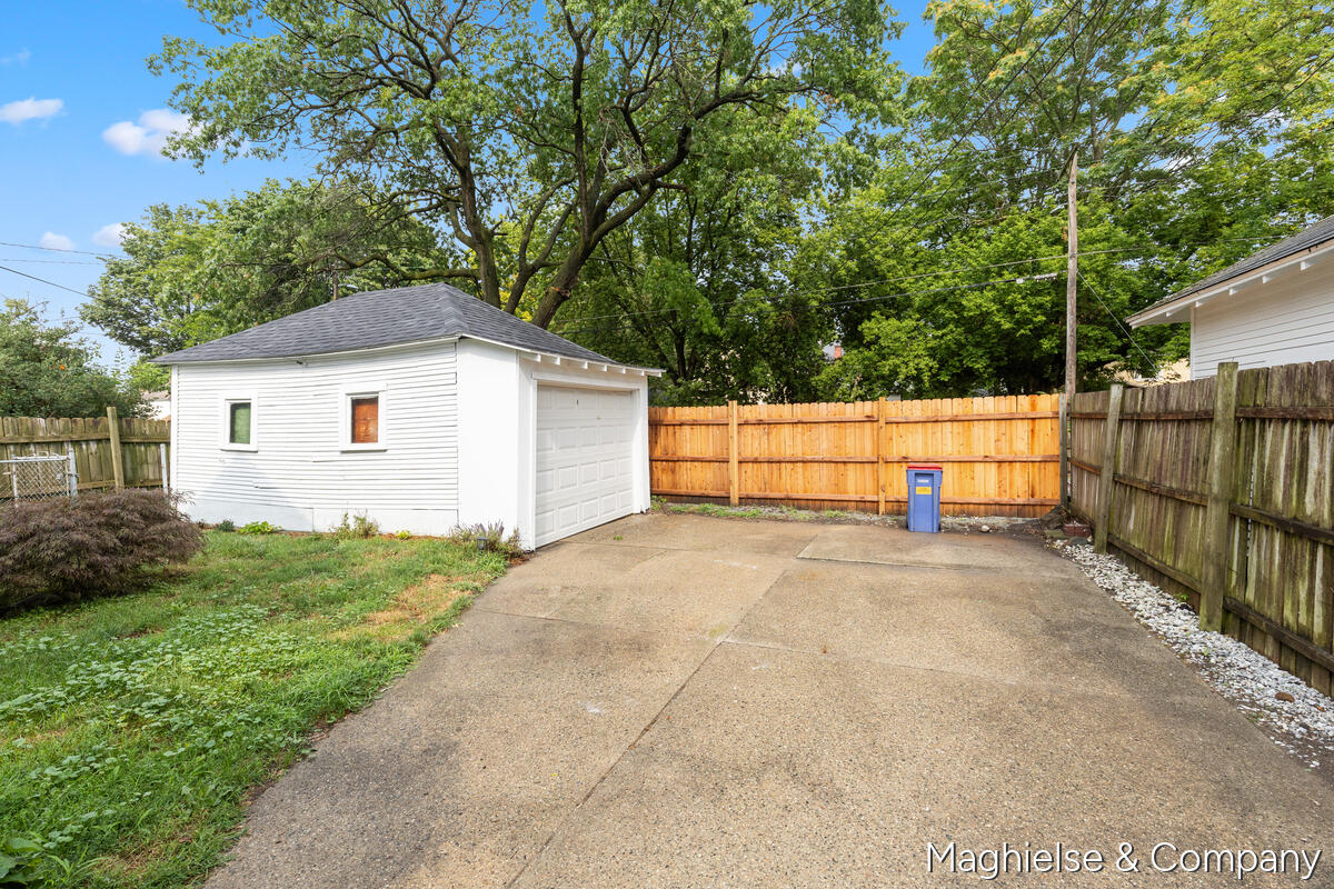 1106 Alpine Avenue Nw Property Photo 19