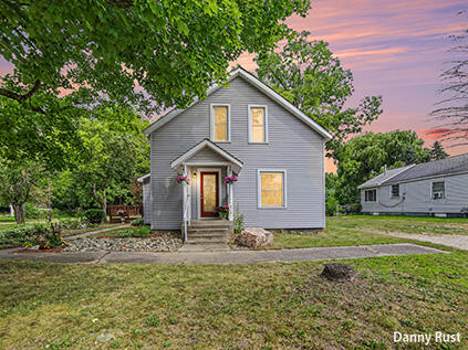 213 E 2nd Street Property Photo 1