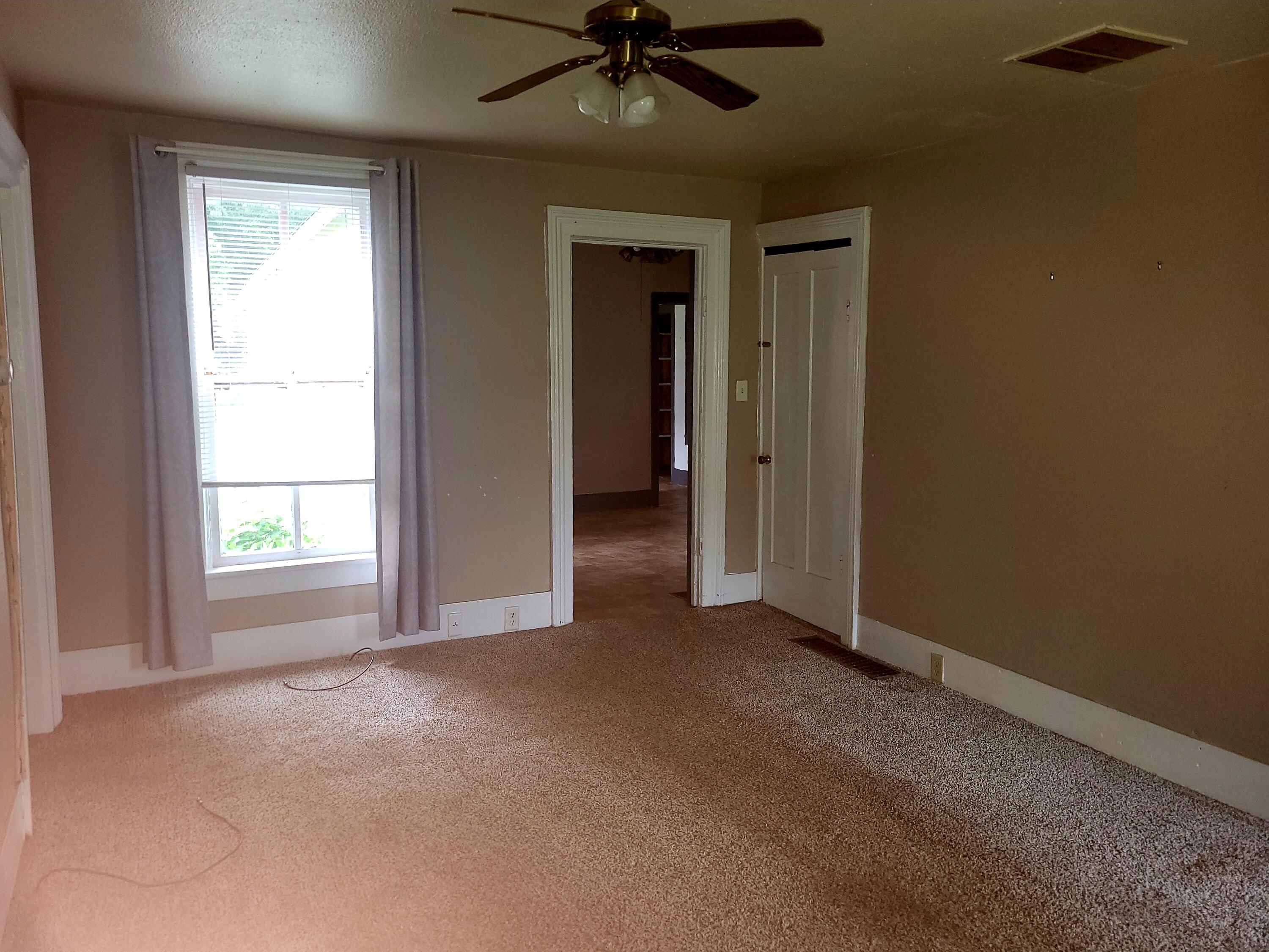 204 W Delaware Street Property Photo 5