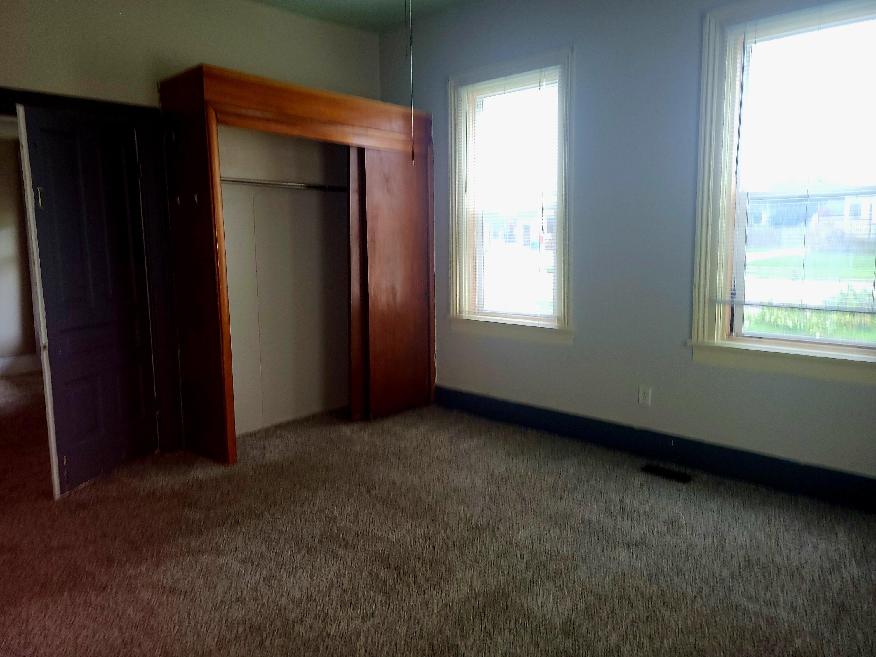 204 W Delaware Street Property Photo 6