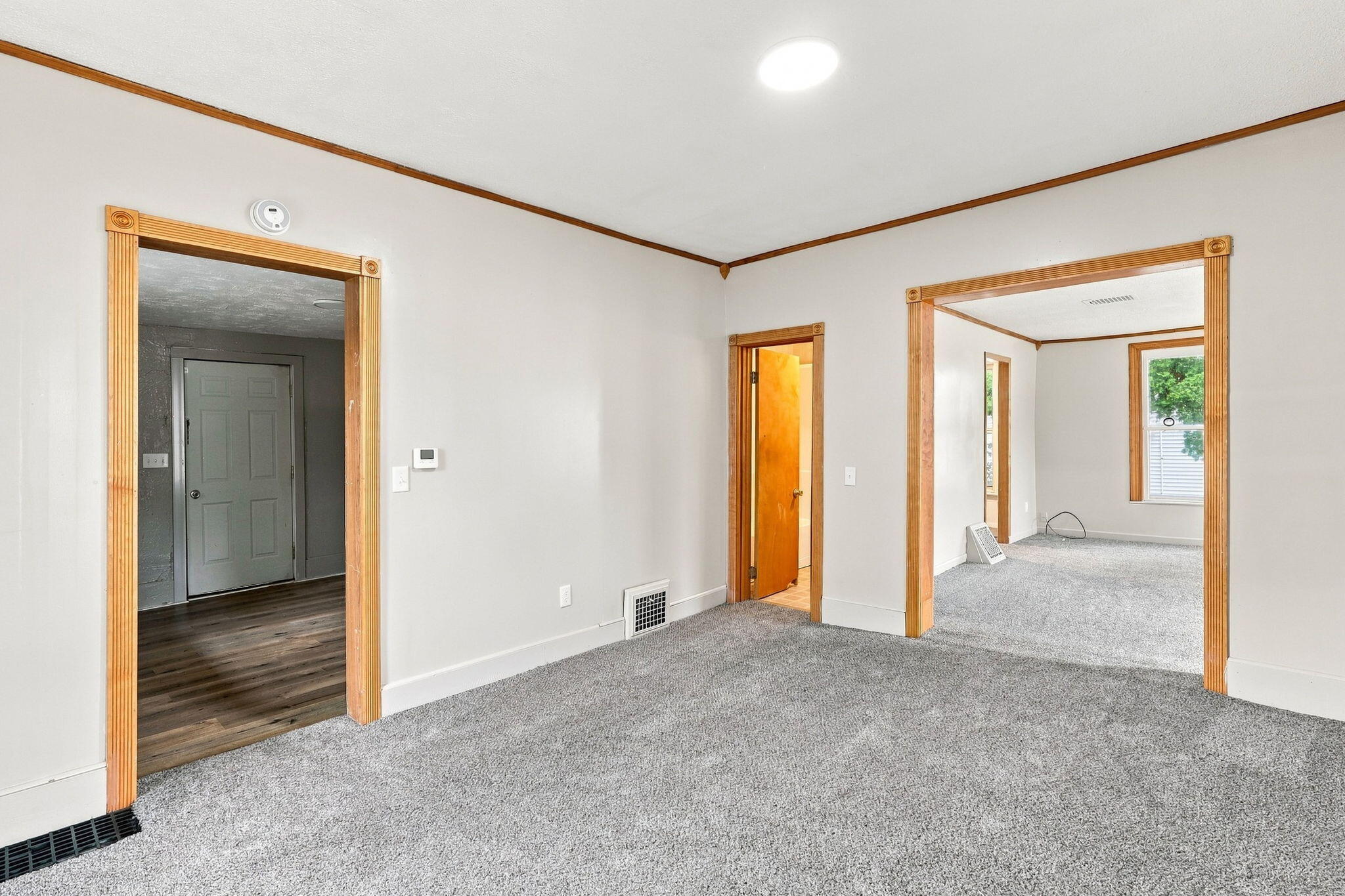 316 E Division Street Property Photo 6