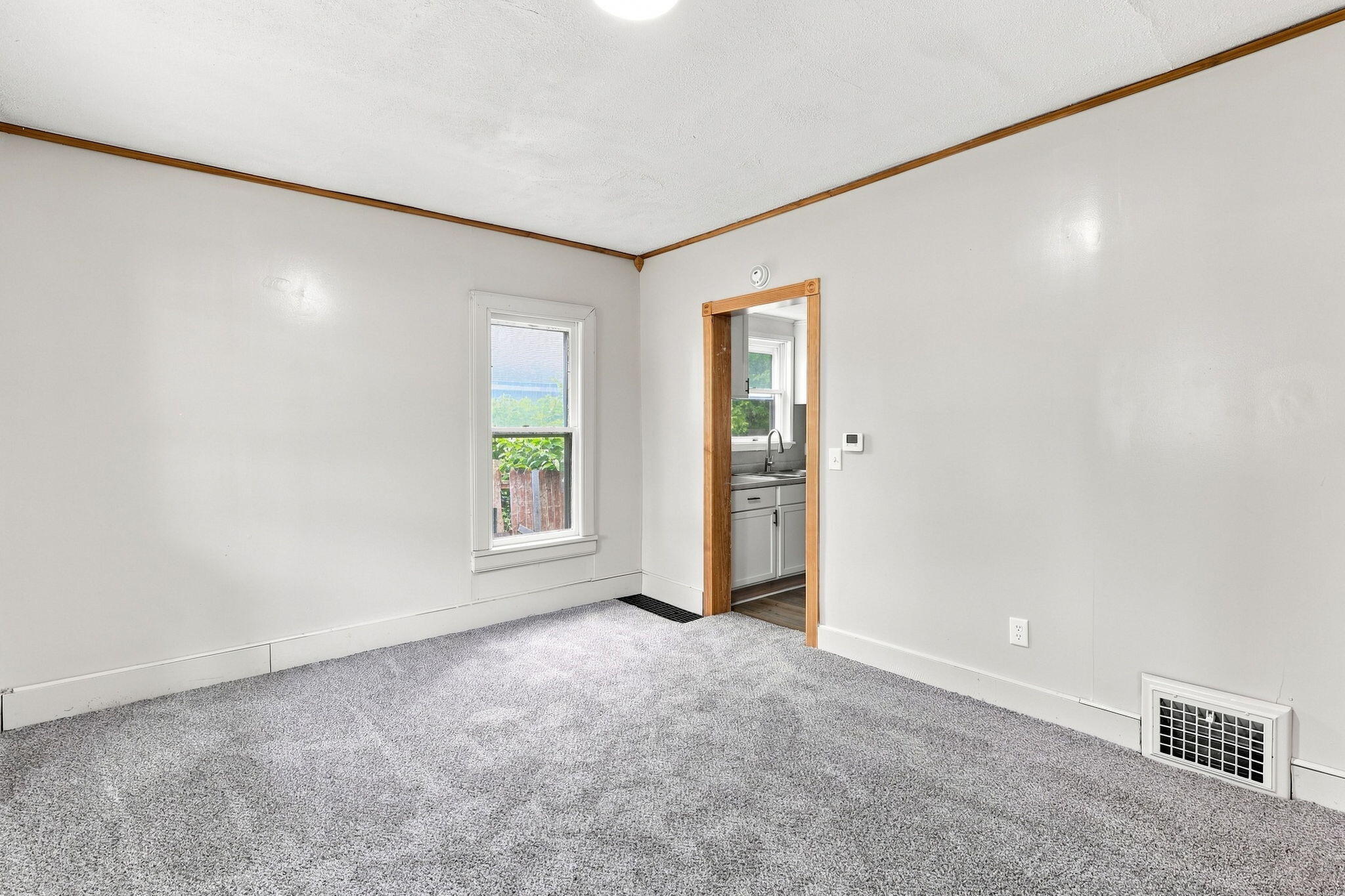 316 E Division Street Property Photo 12