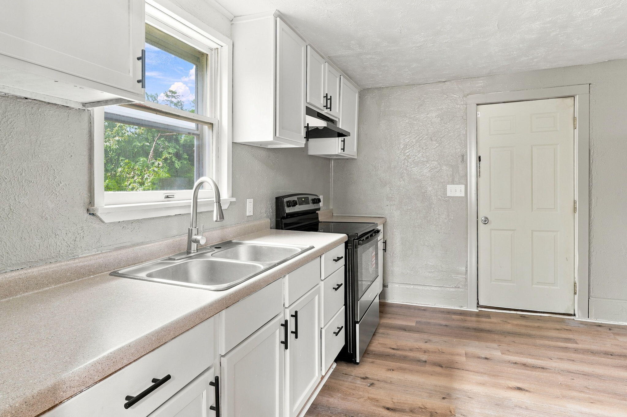 316 E Division Street Property Photo 24