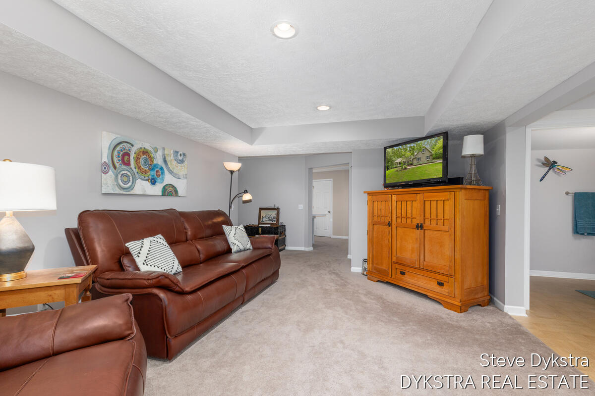 6200 Back Forty Drive Ne Property Photo 30