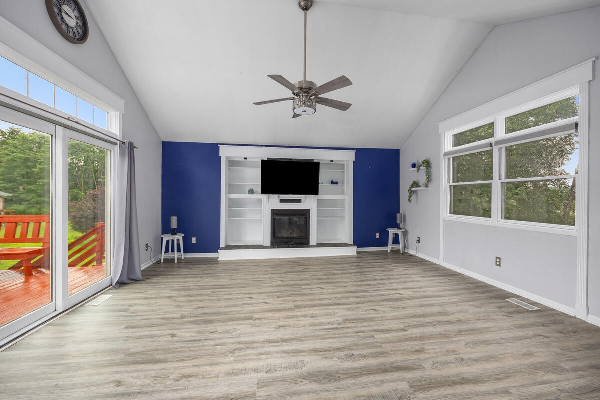 10881 Hoffman Road Property Photo 7