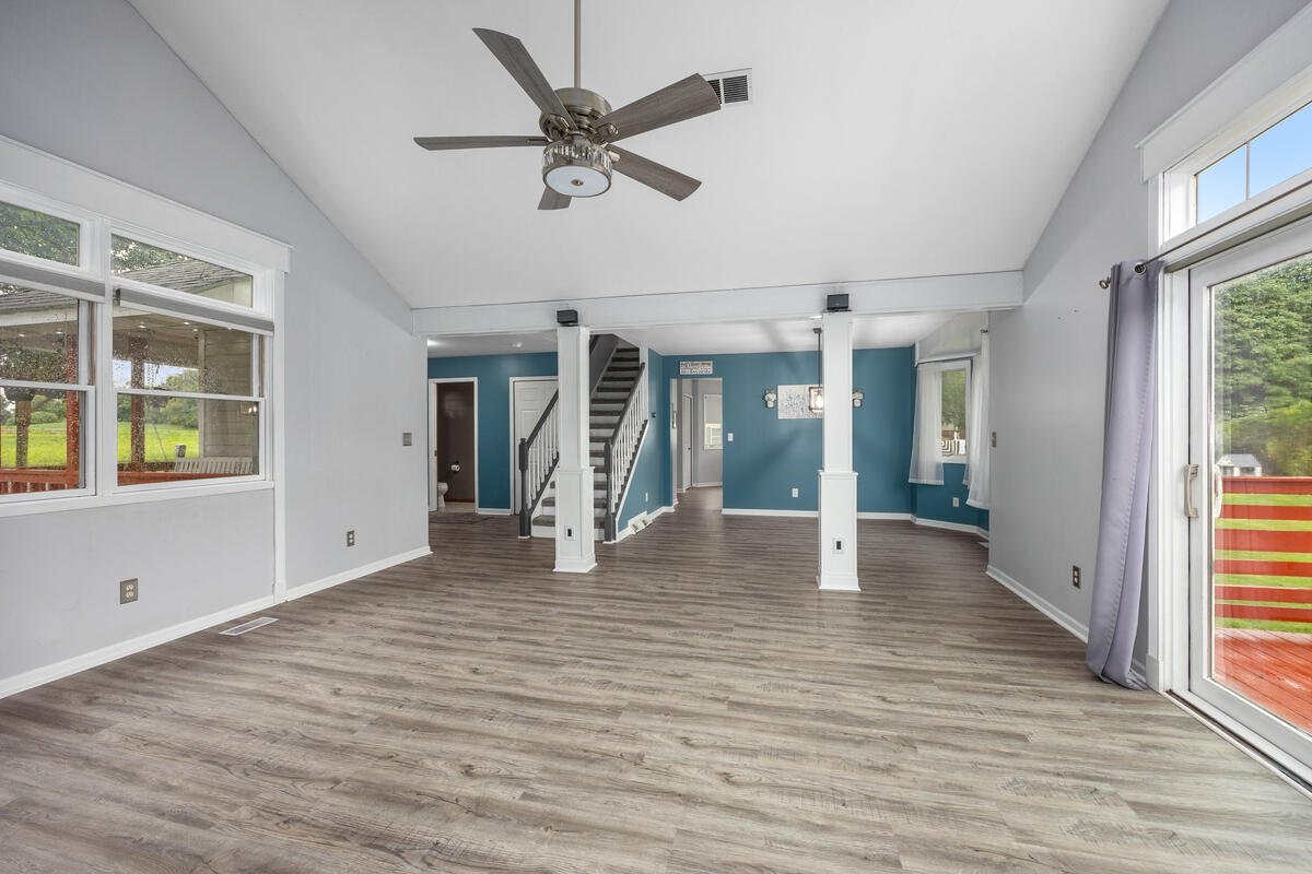 10881 Hoffman Road Property Photo 9