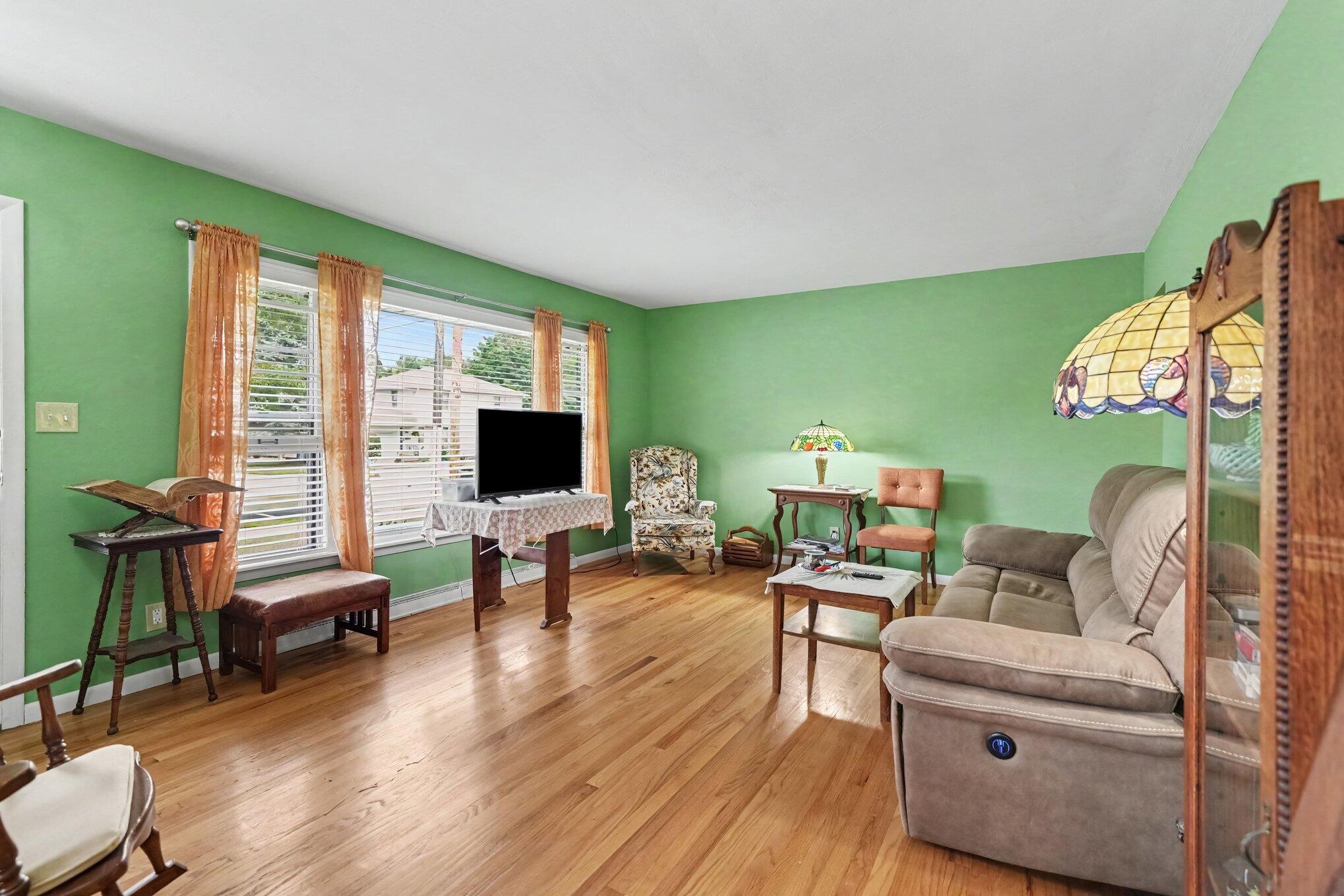 1507 Langley Avenue Property Photo 6