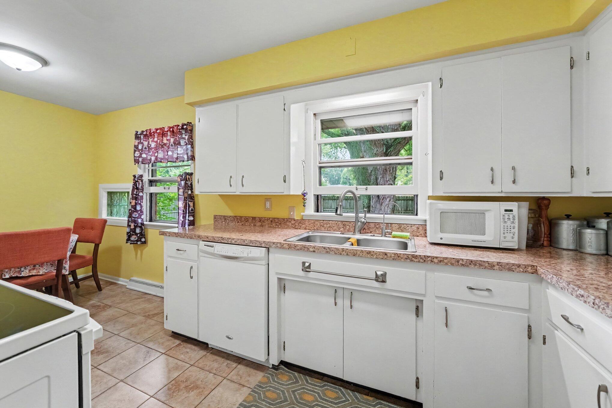1507 Langley Avenue Property Photo 11