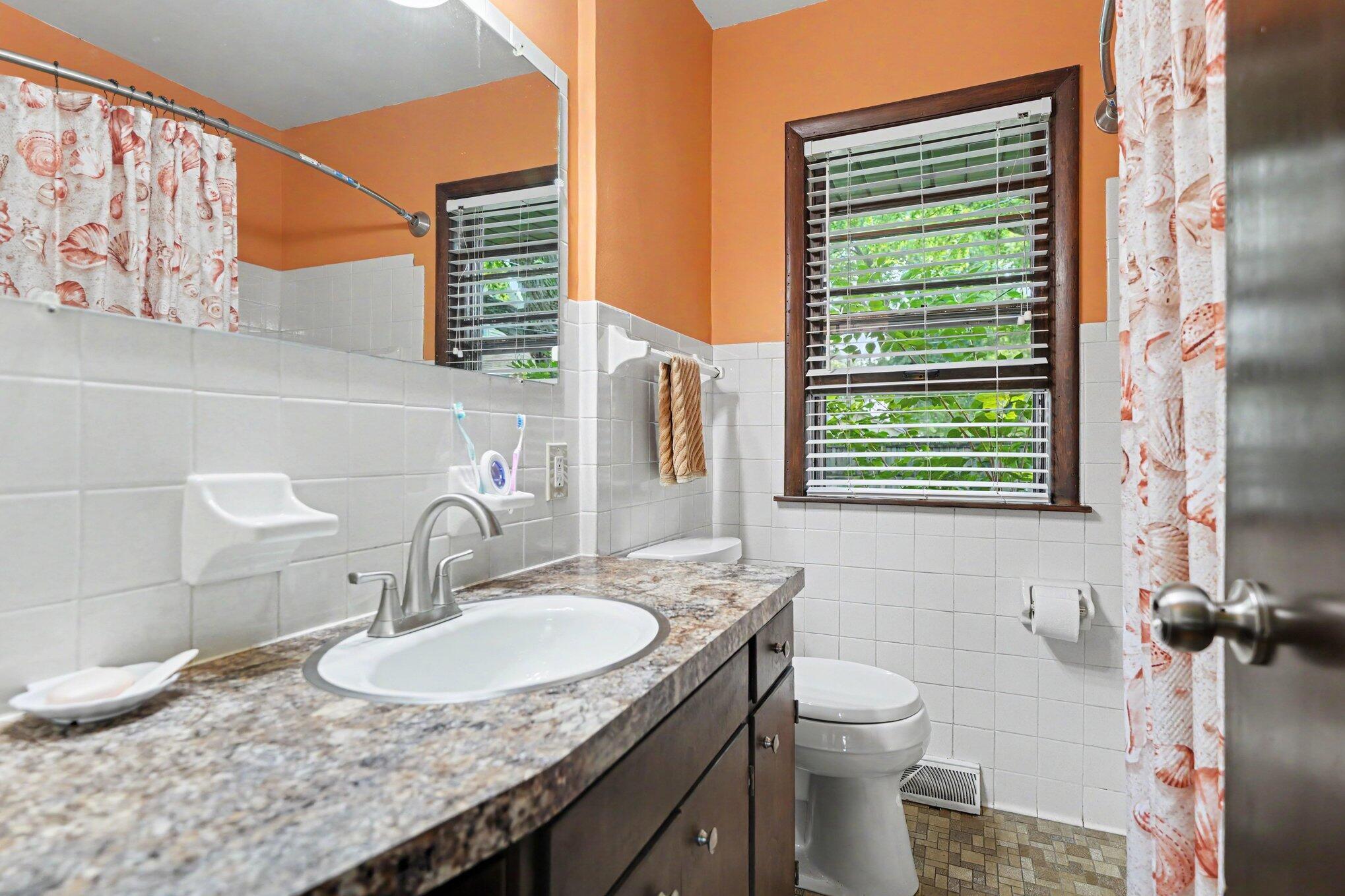 1507 Langley Avenue Property Photo 16