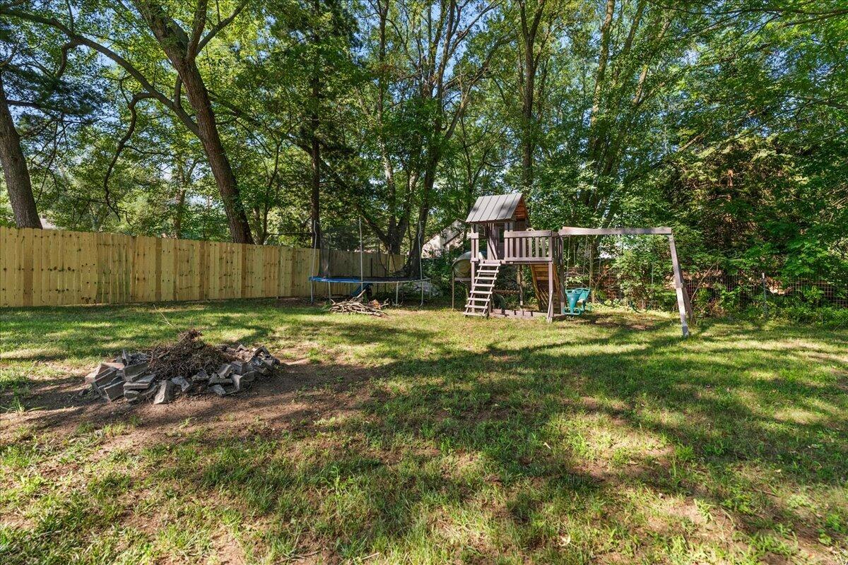678 Butternut Drive Property Photo 3
