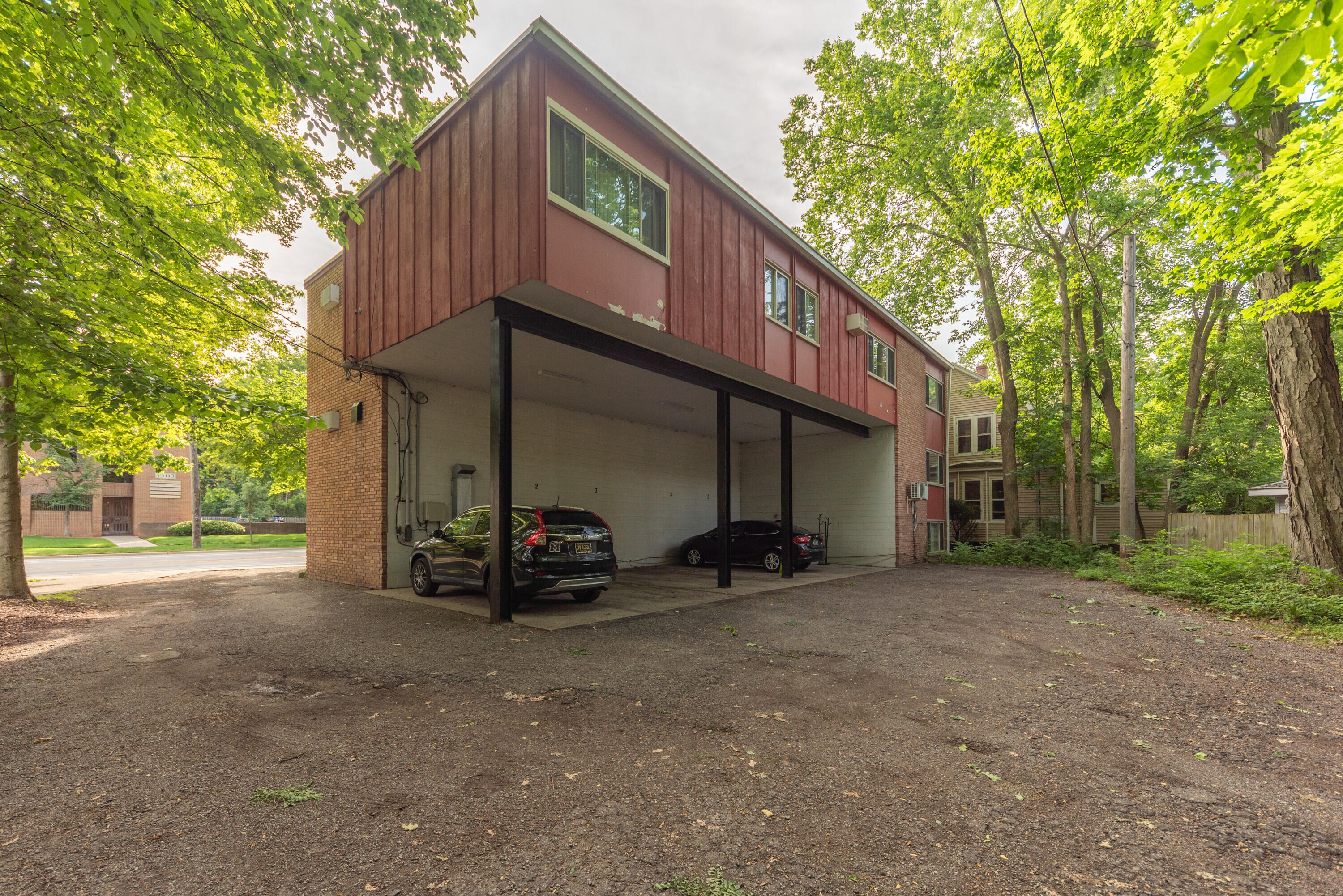 1310 Packard Street Property Photo 5