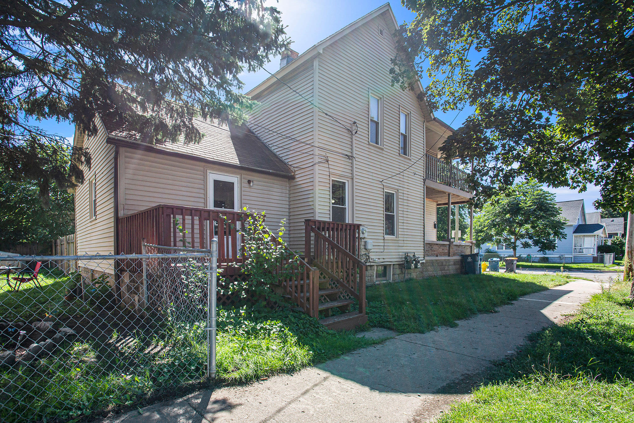 1448 Broadway Avenue Nw Property Photo 2