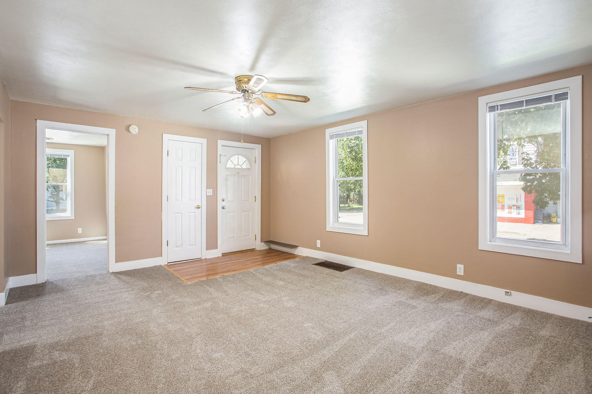 1448 Broadway Avenue Nw Property Photo 4