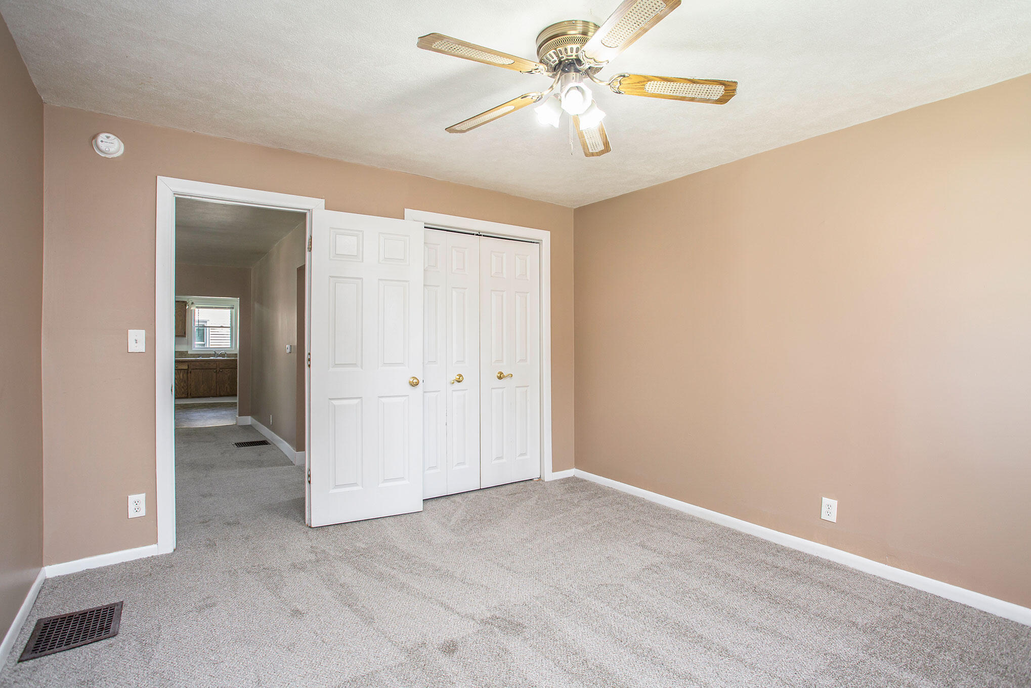 1448 Broadway Avenue Nw Property Photo 6