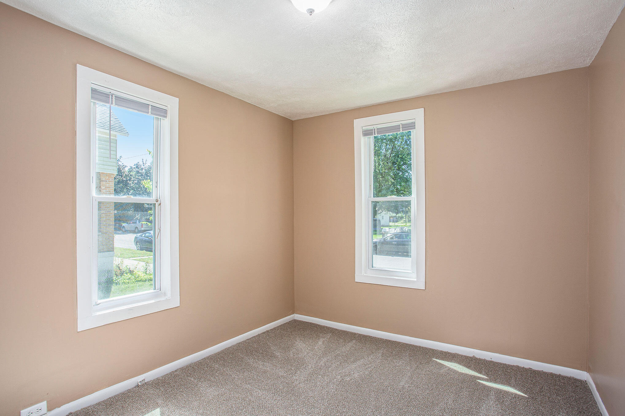 1448 Broadway Avenue Nw Property Photo 7