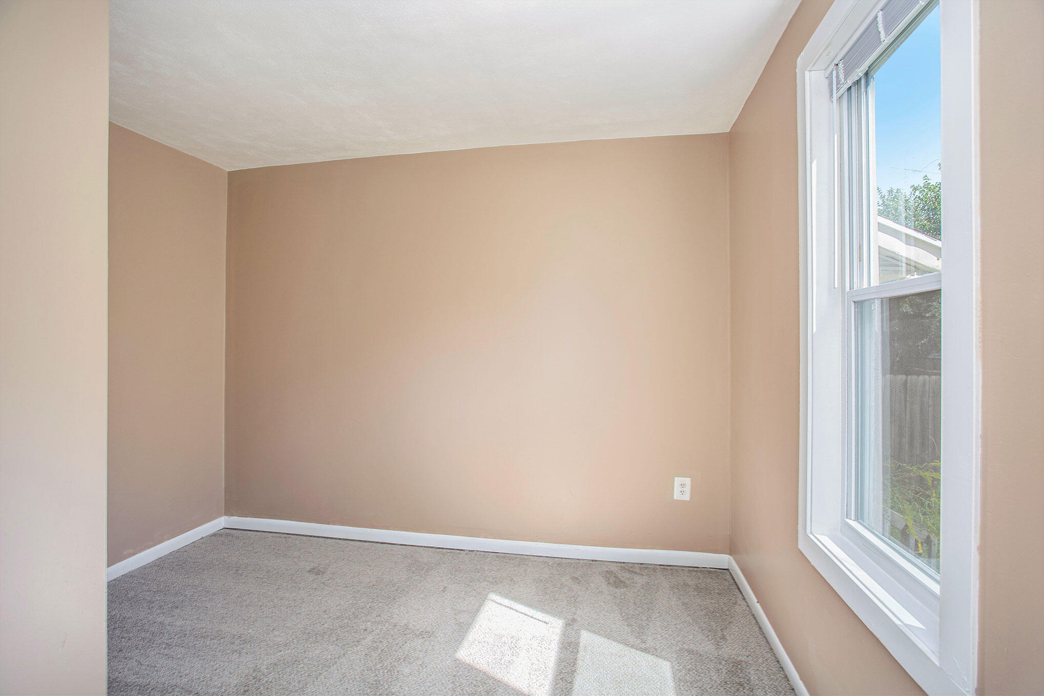 1448 Broadway Avenue Nw Property Photo 9