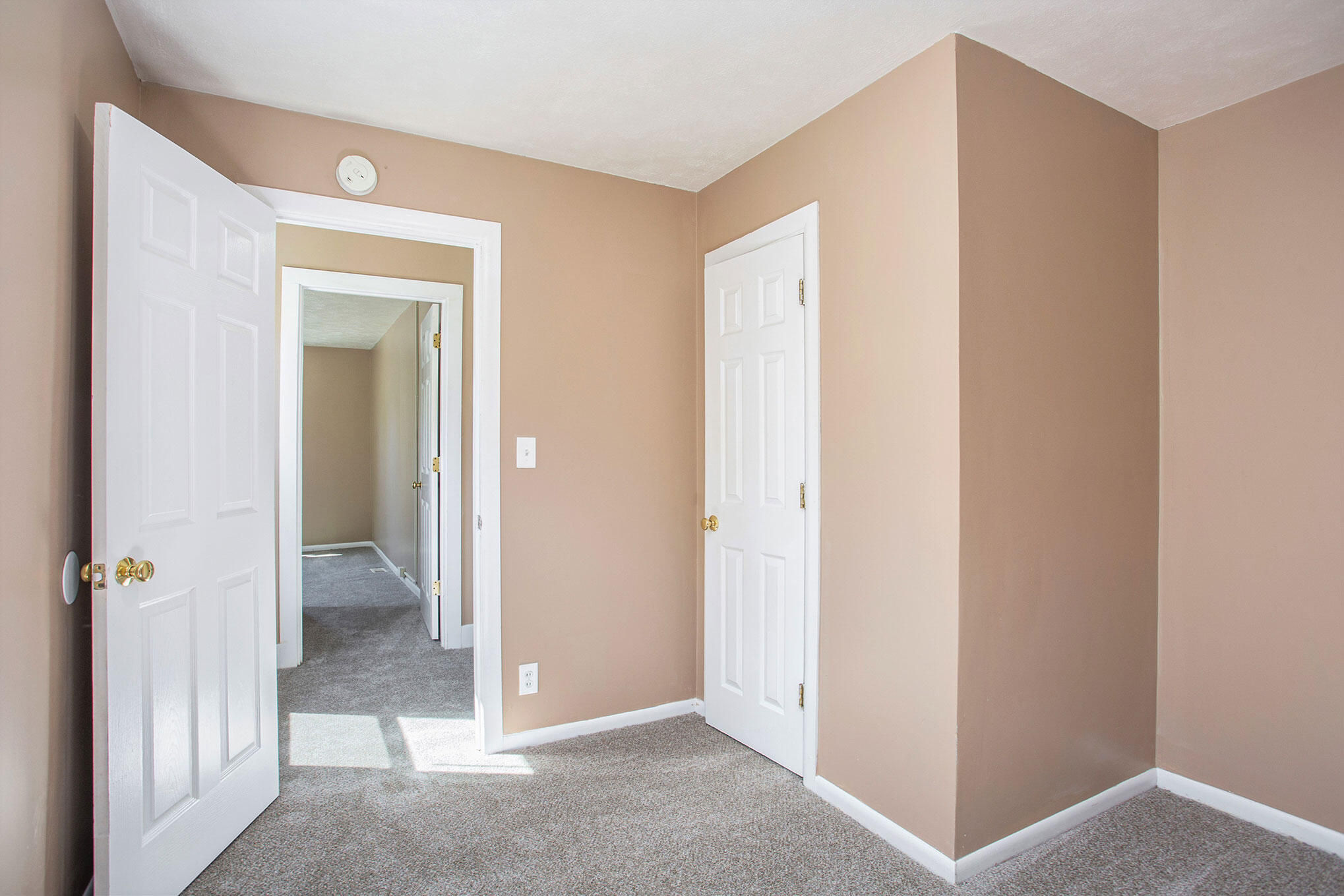 1448 Broadway Avenue Nw Property Photo 10