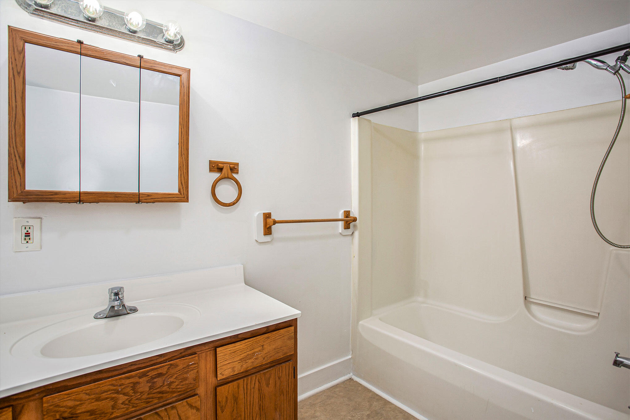 1448 Broadway Avenue Nw Property Photo 12