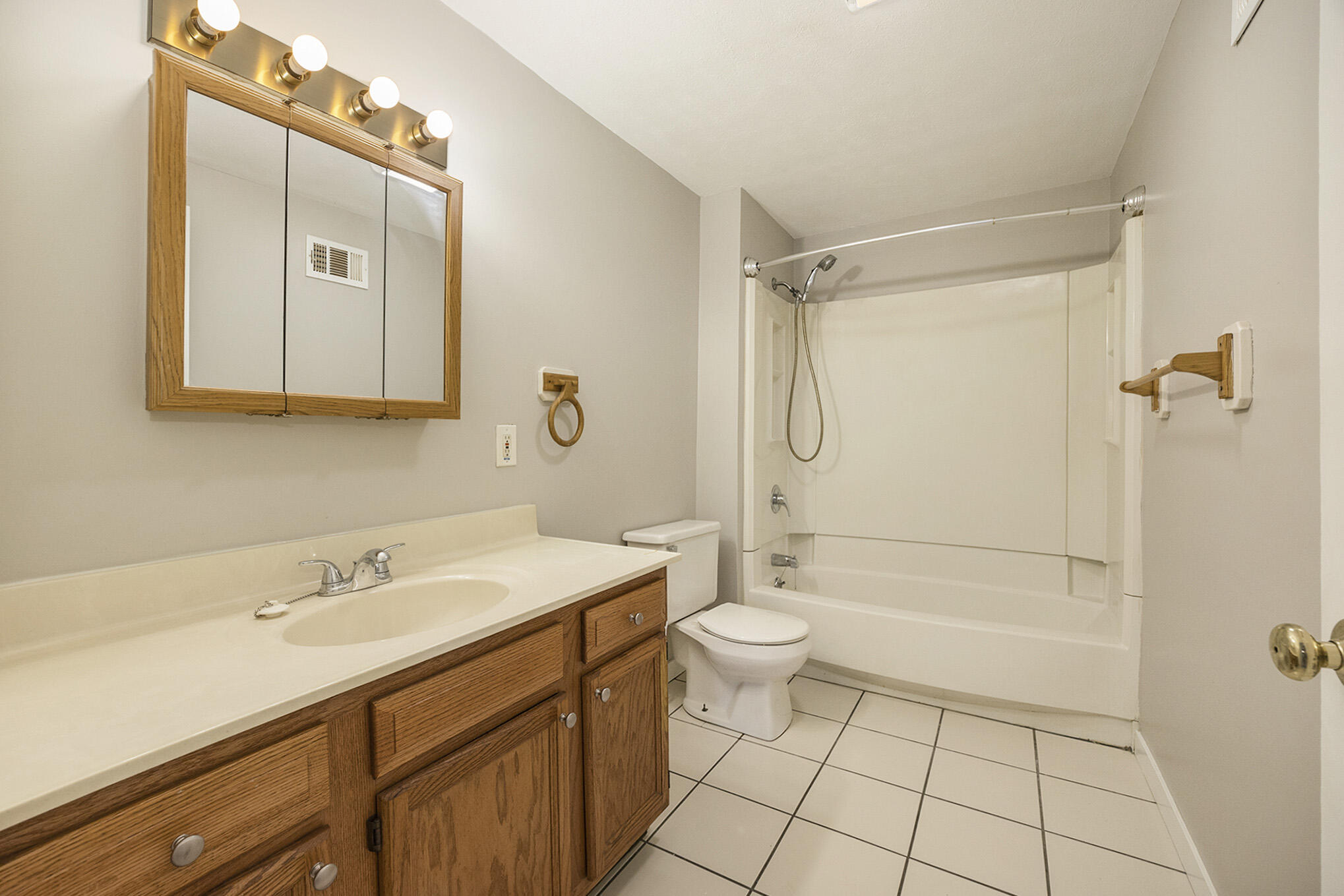 1448 Broadway Avenue Nw Property Photo 30