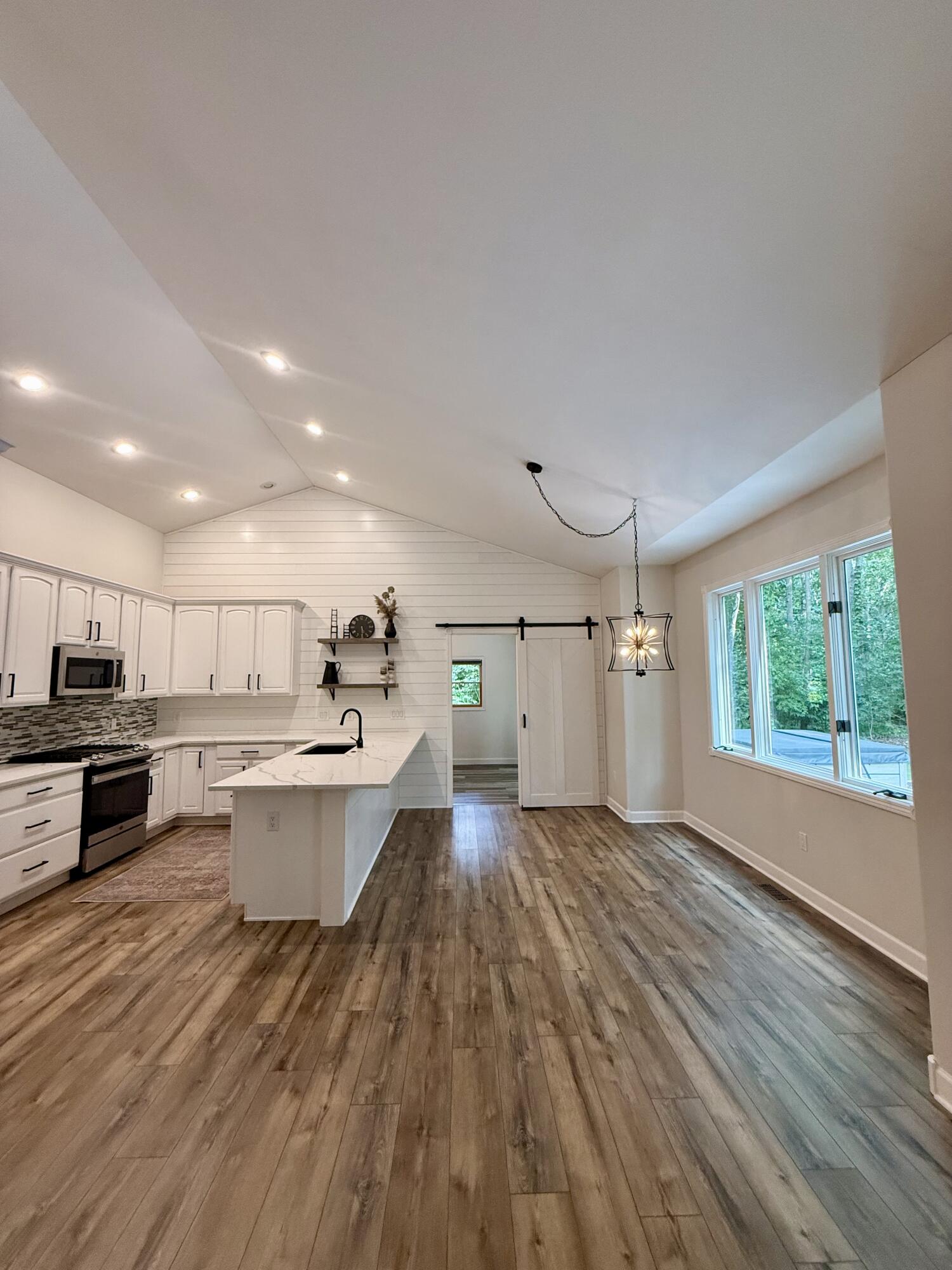 5224 Bonasa Drive Ne Property Photo 6