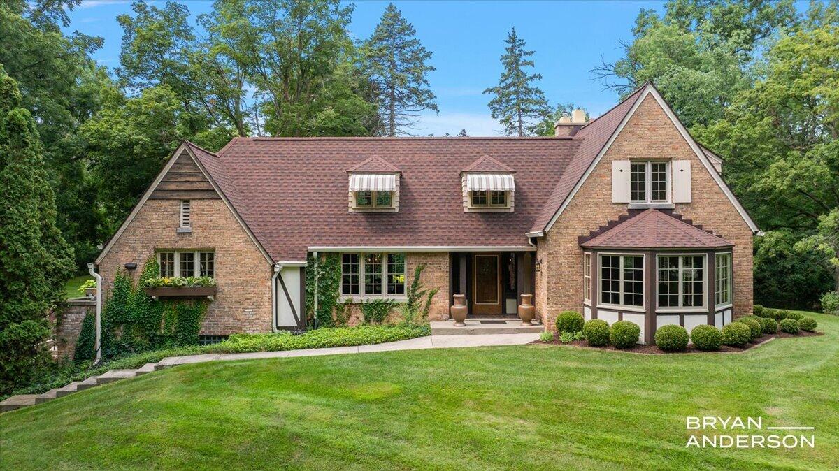 1830 Bridge Street Nw Property Photo 1